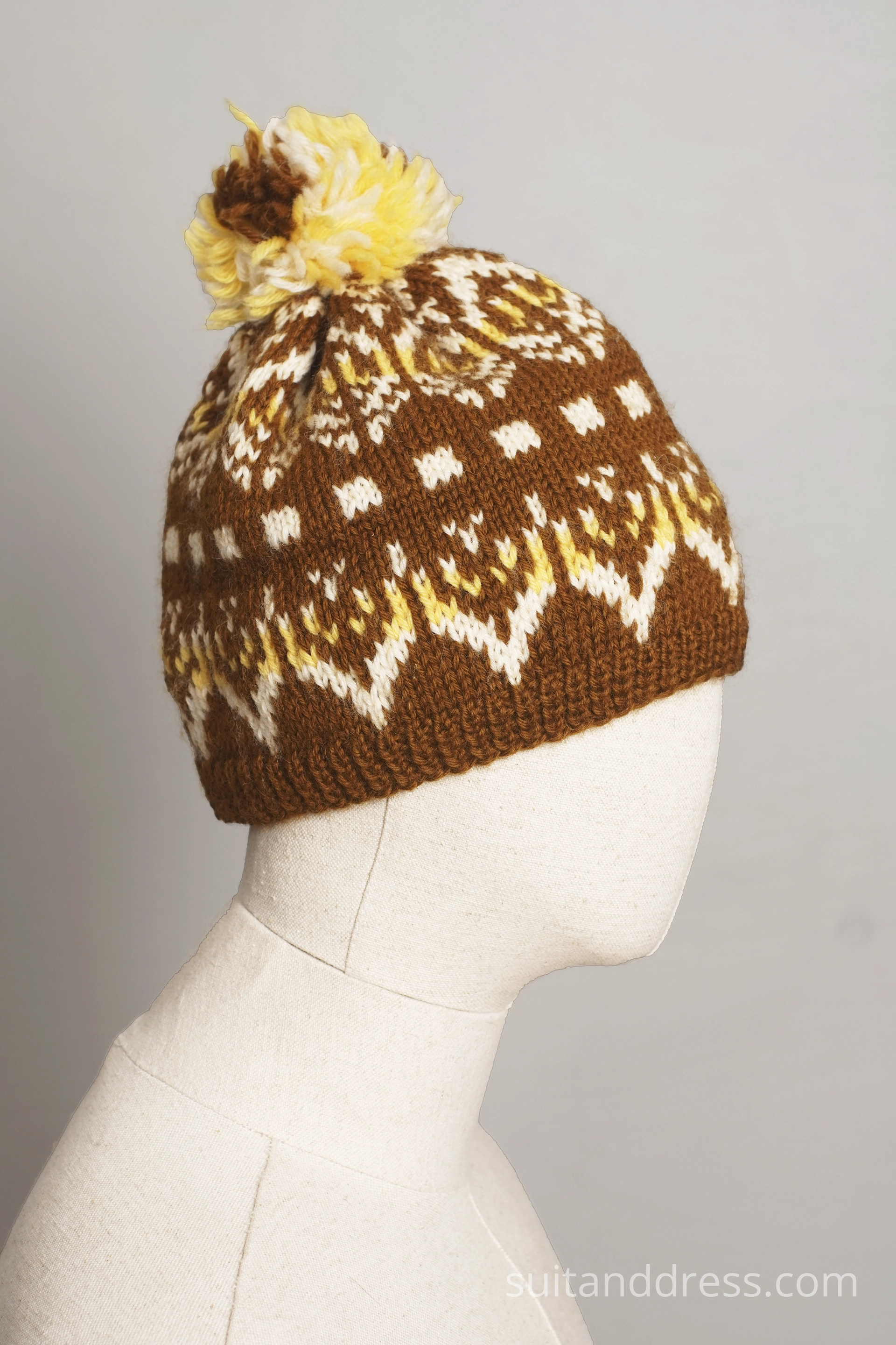 1970s vintage knitted ski hat jacquard-knitt beanie in mustard