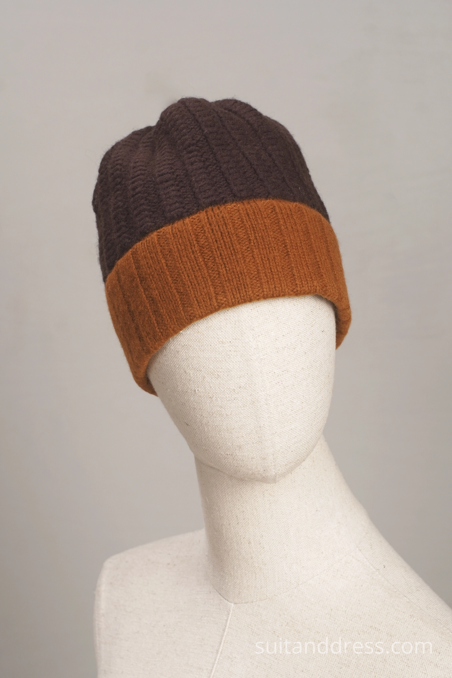 1970s hand knitted beanie costume rent in Riga
