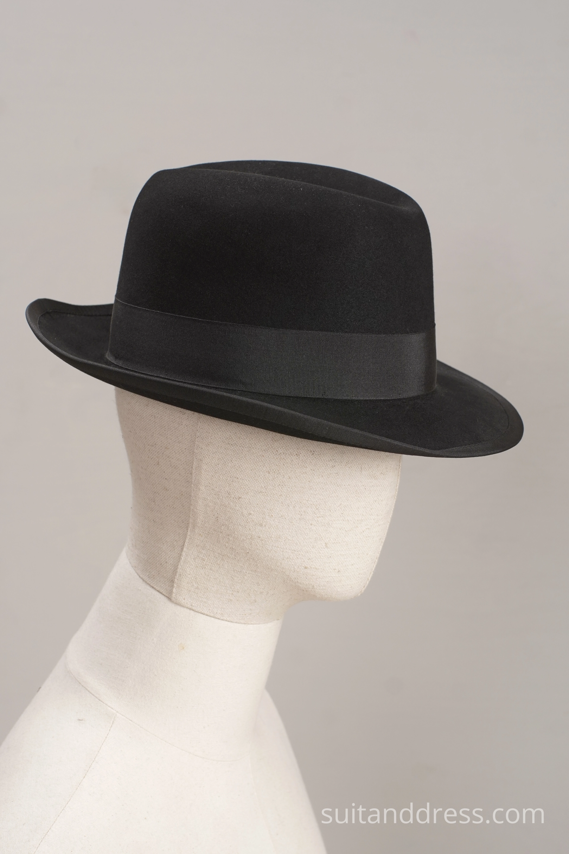 Mid century fedora in black vintage costume rent