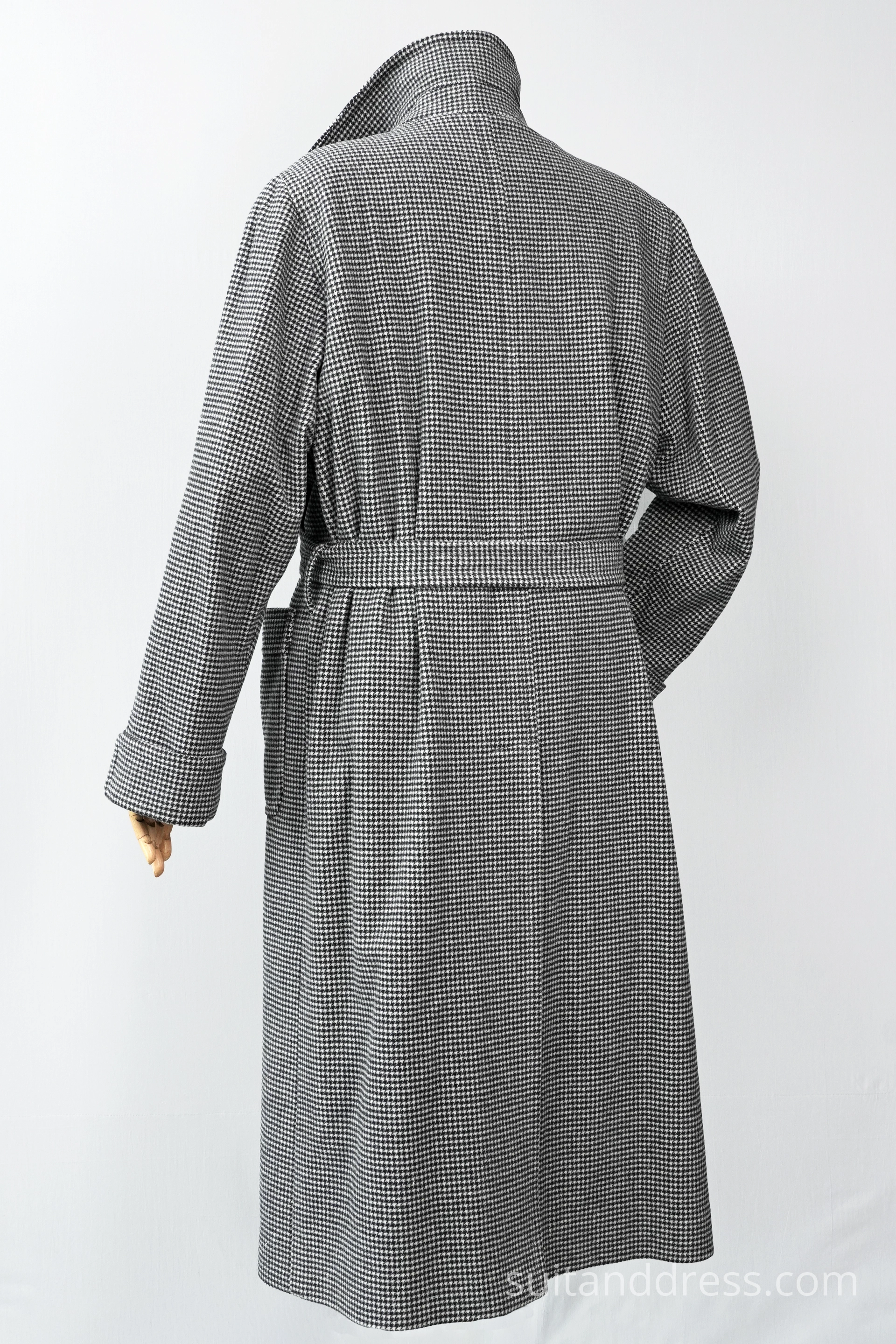 1930. 1940. gadu vīriešu mode mētelis lielam izmēram vintage stils kostīmu noma Rīga