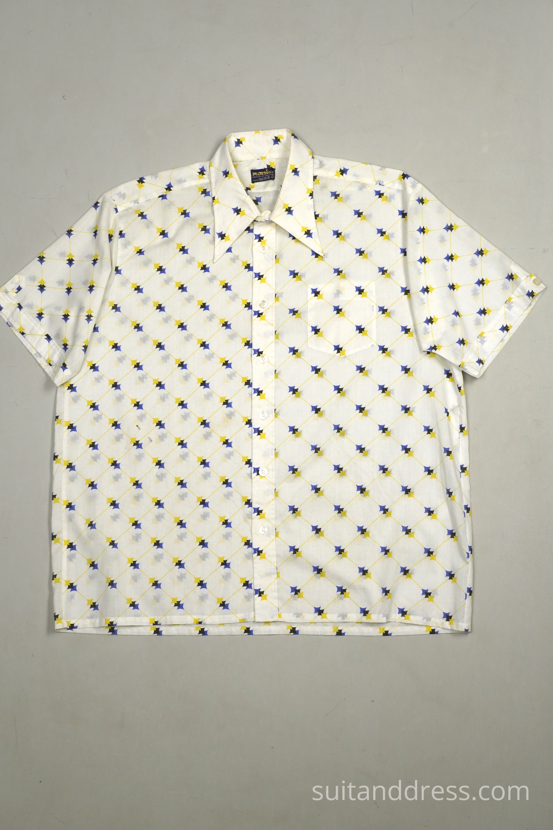 1970s short sleeves shirt cinema costume rent