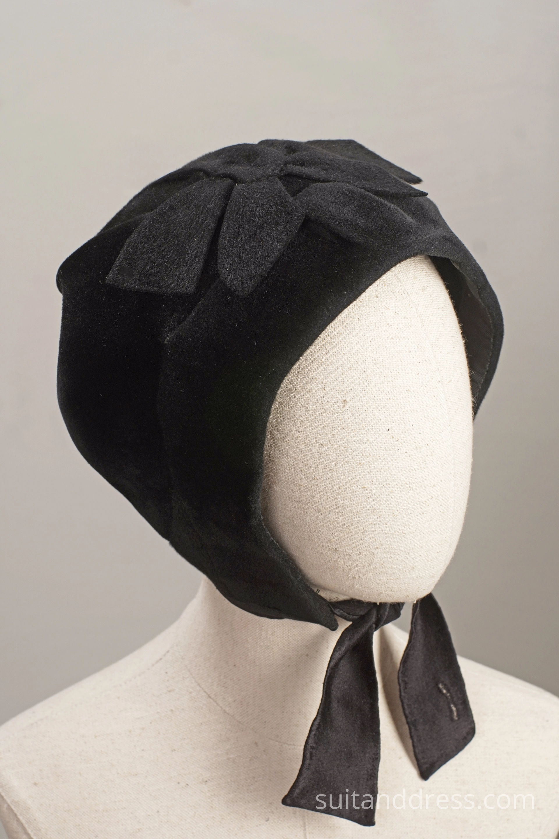 1900 Edwardian black velvet plush bonnet