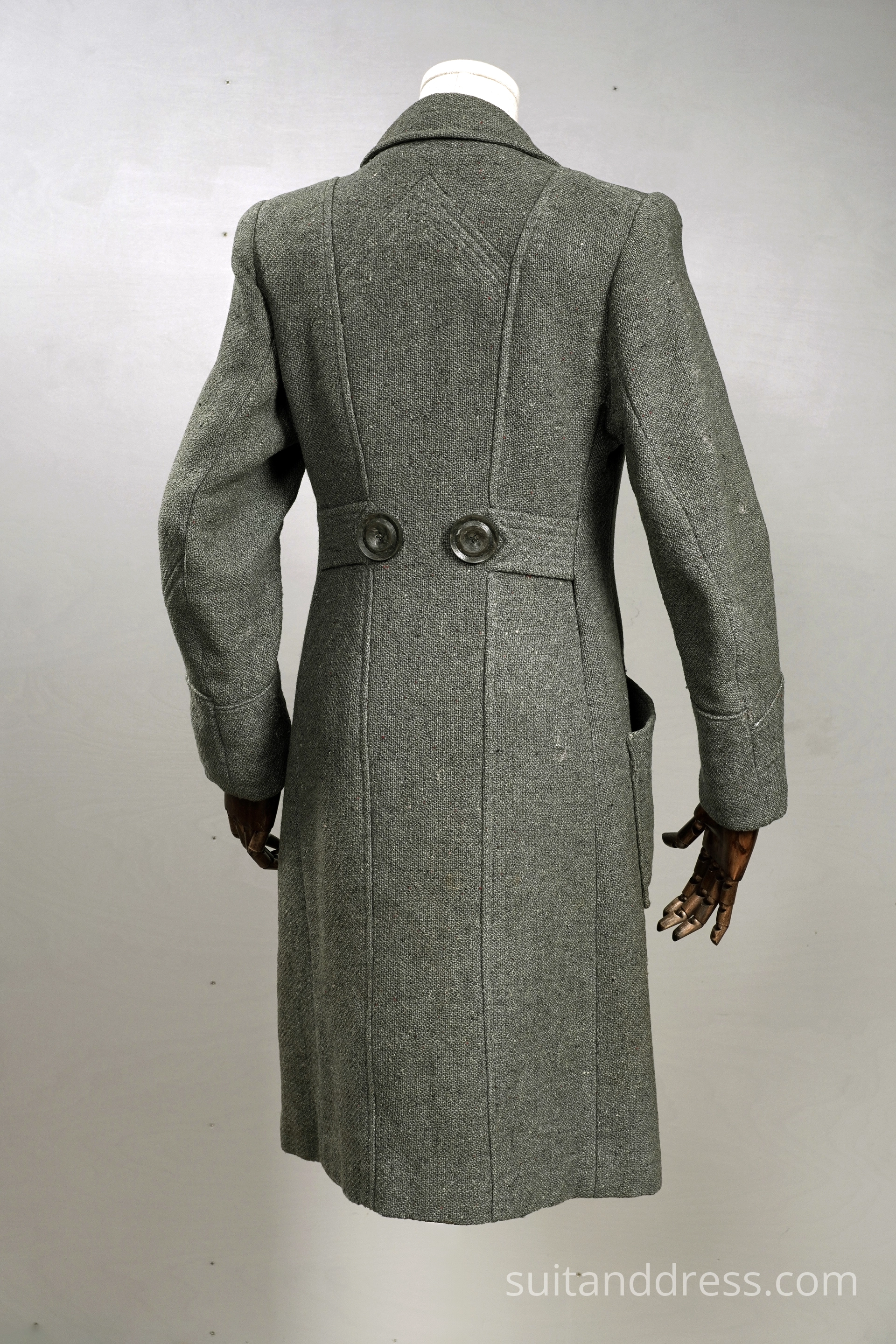 1930s coat dramatic lapels angular topstitching