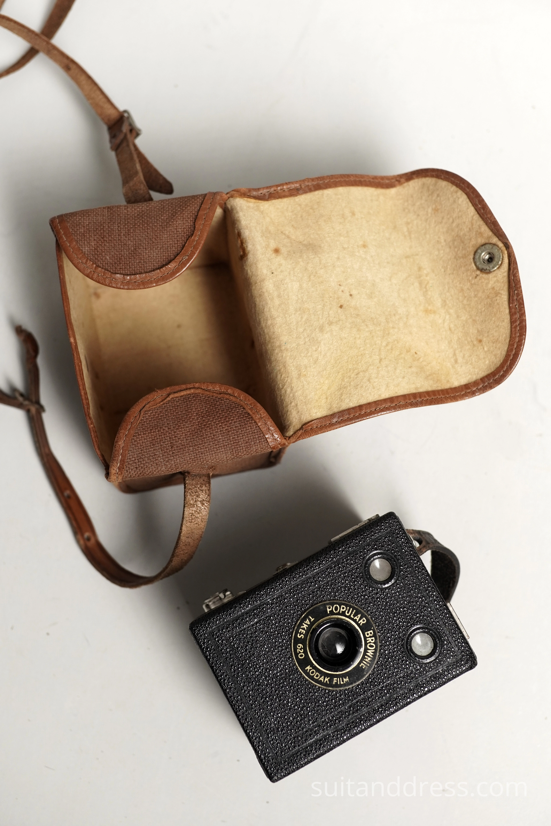 Vintage photo camera with bag for rent