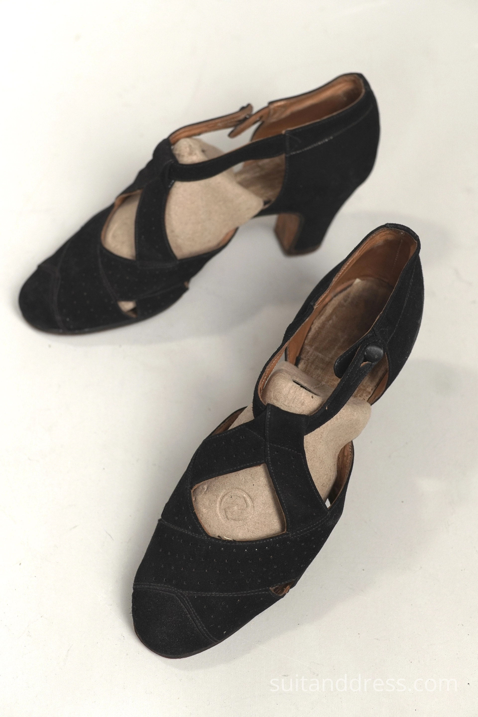 1940s suede shoes for rent 
