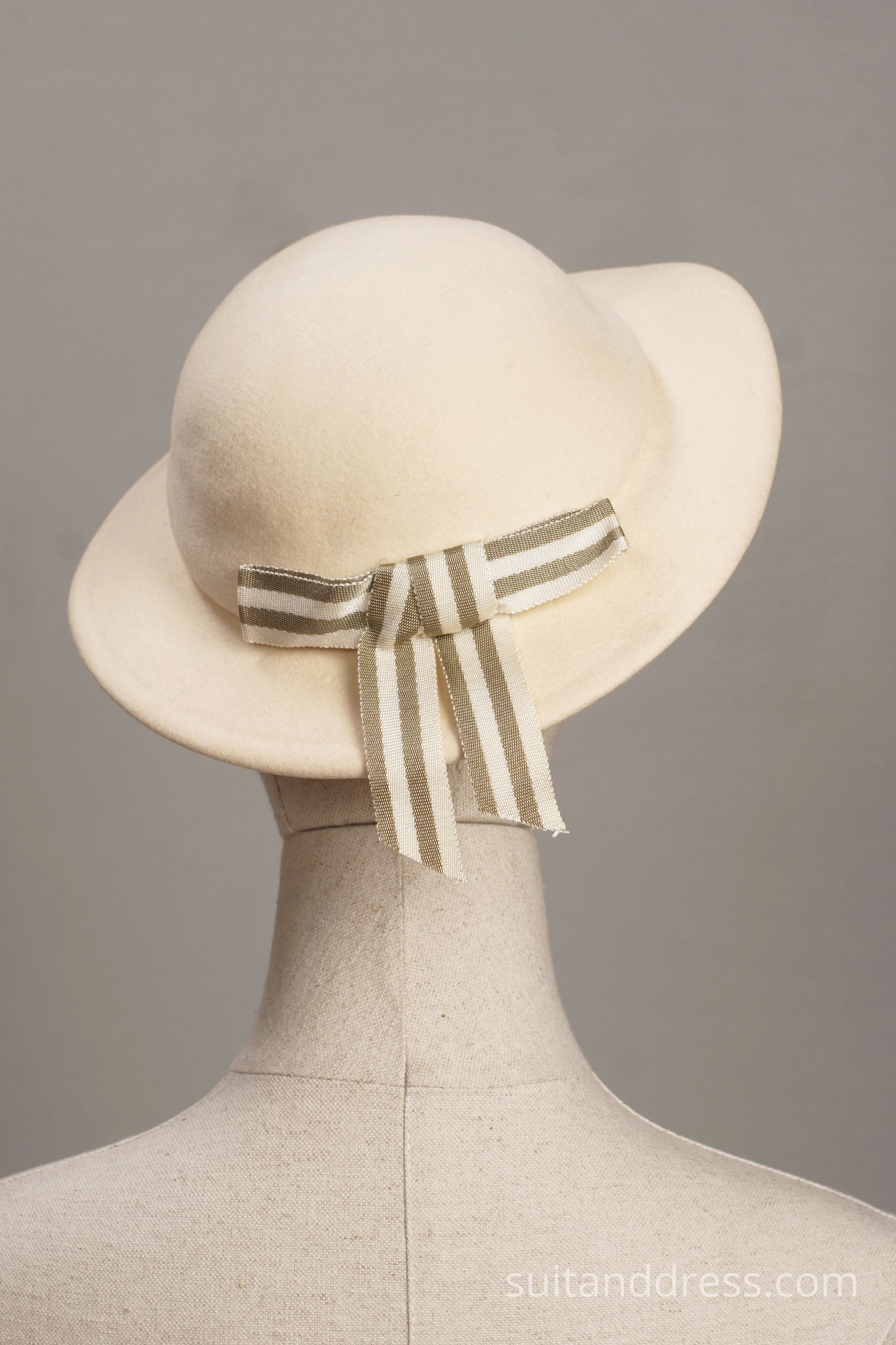 1930s style white felt hat
