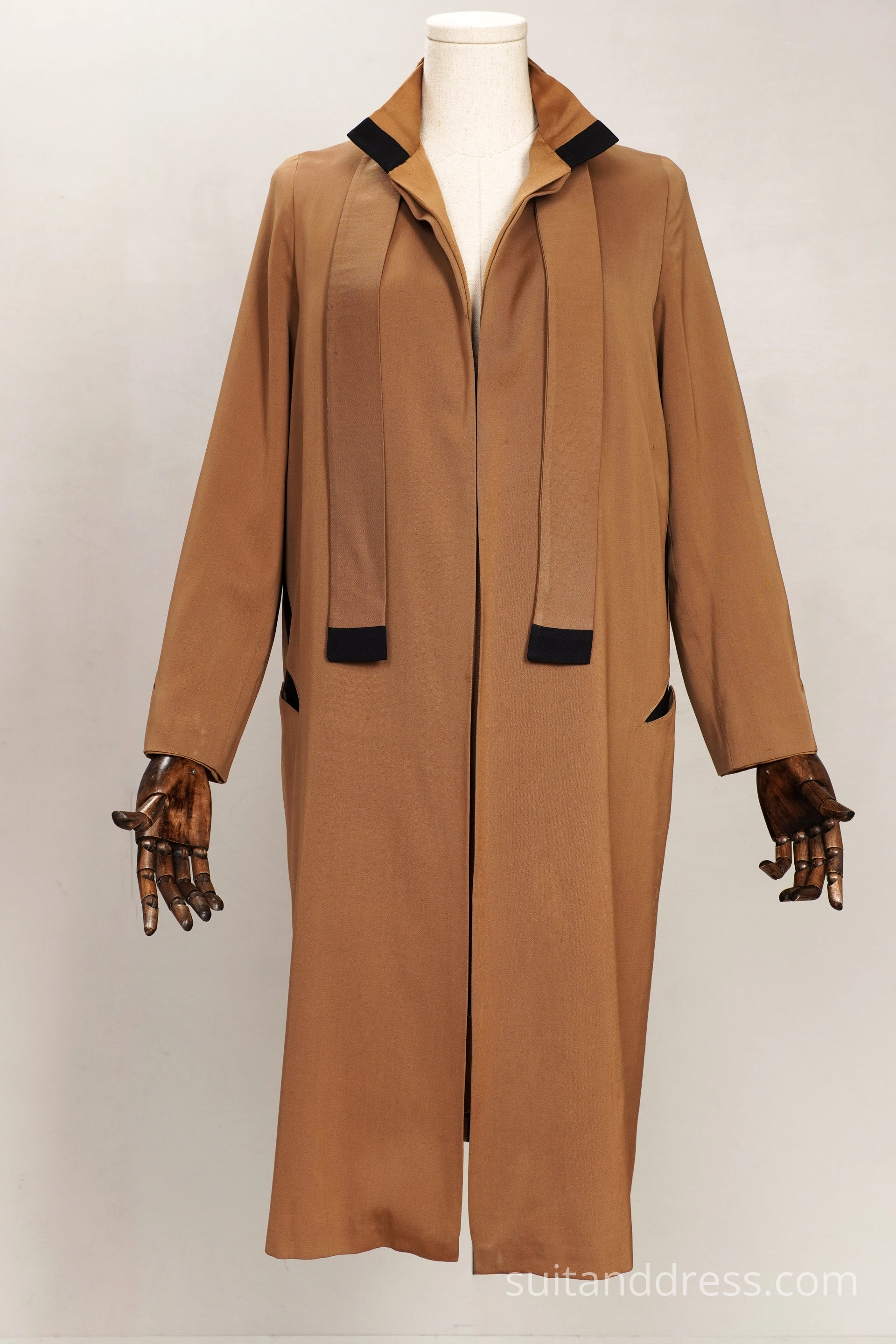 1920s Art Deco coat with contrast details