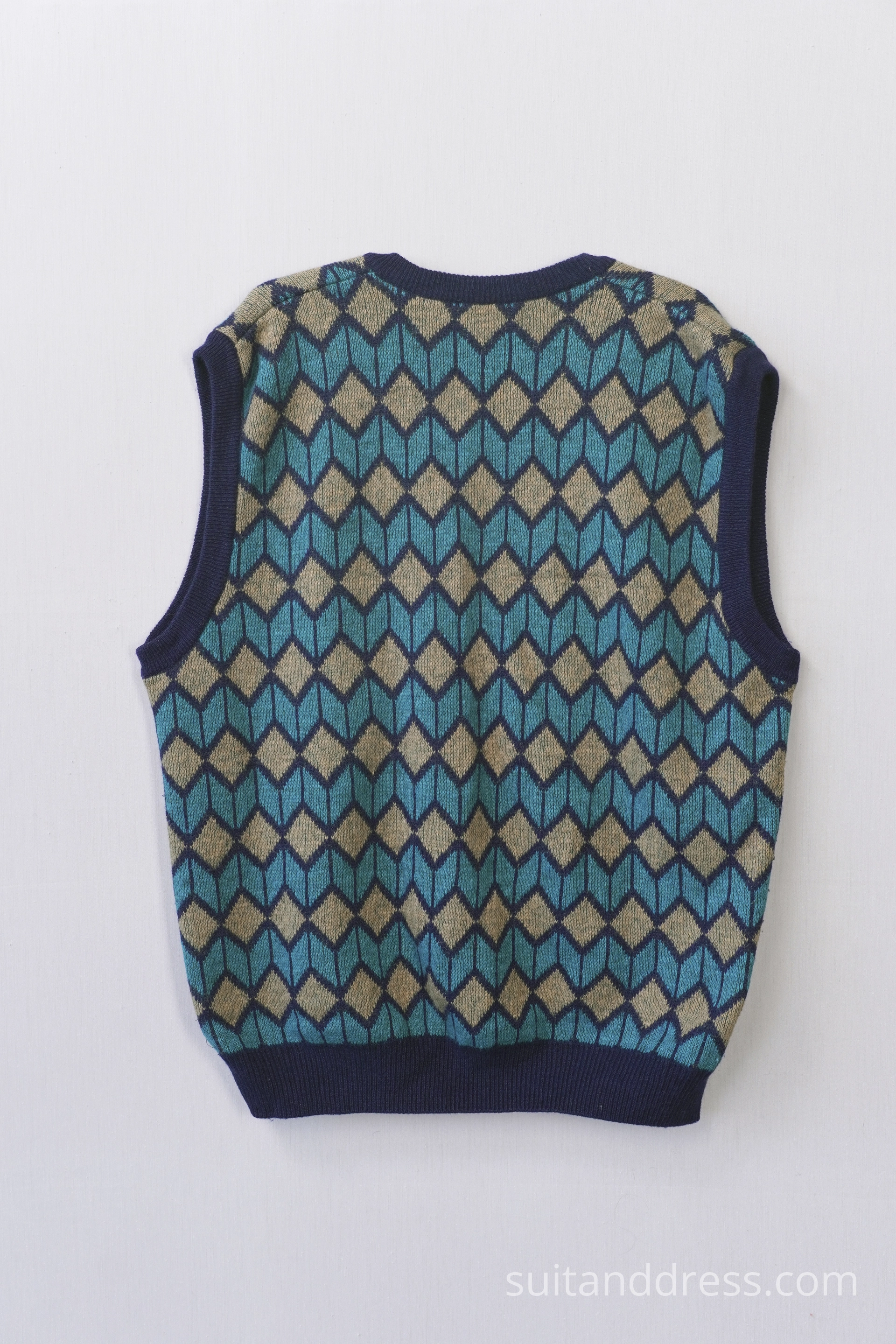 1980. gadu vīriešu mode adīta veste ar rakstu stils 80tajos noma Rīgā