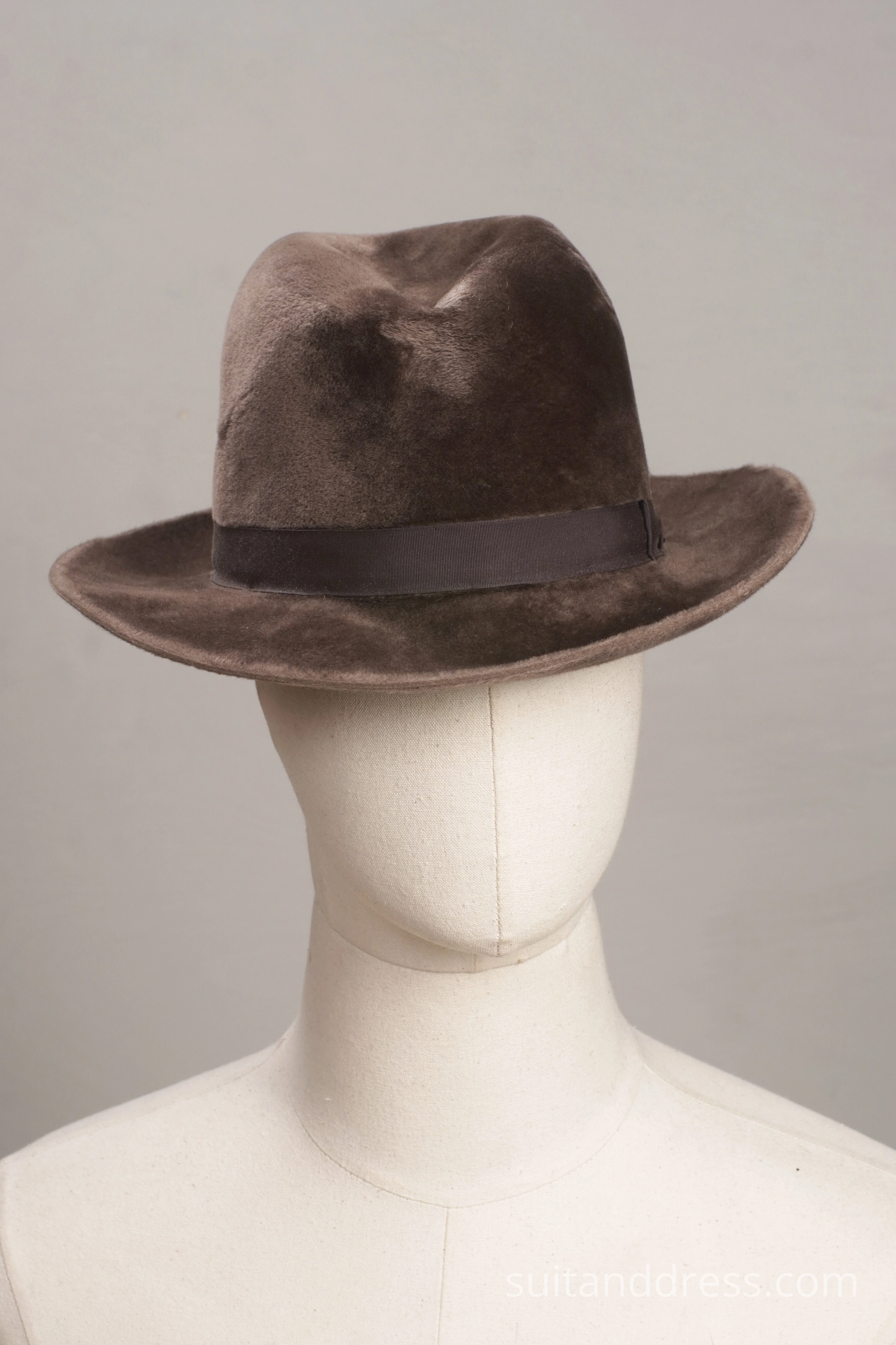 1930. gadu kungu mode brūna hūte noma