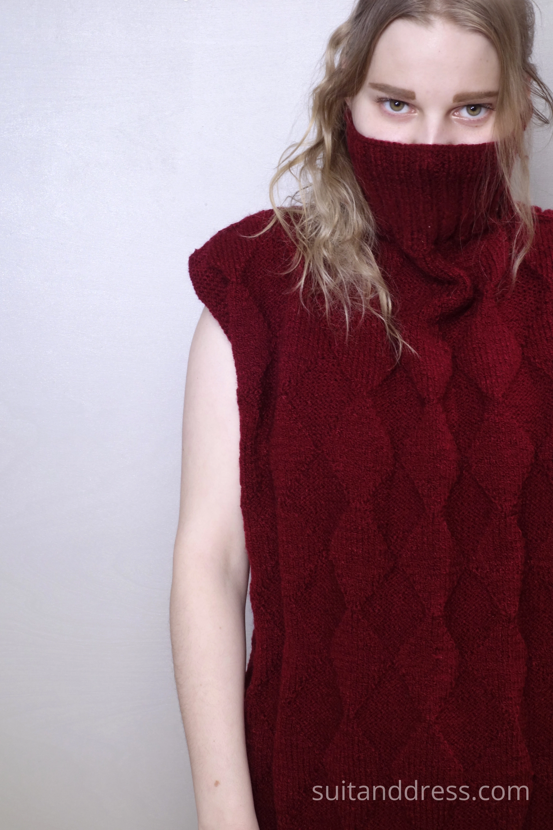 Unisex oversize hand knitted 3D pattern vest