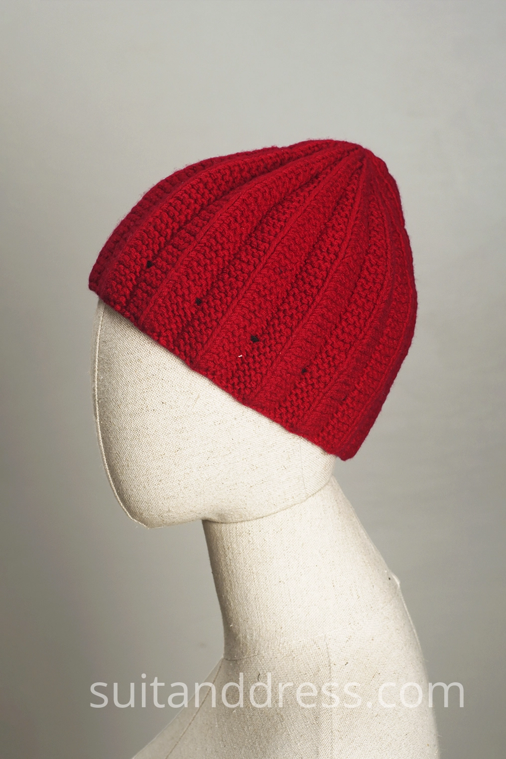 vintage knitted benie in red