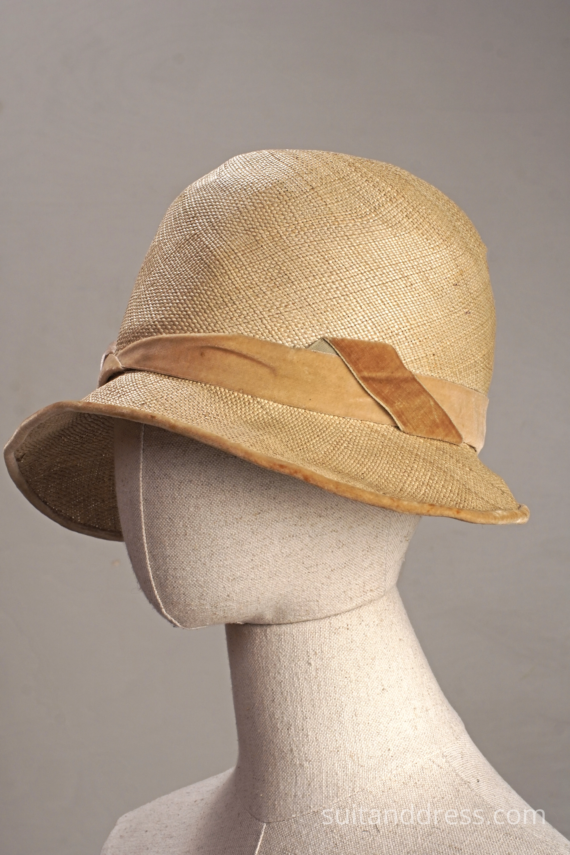 1920s summer straw cloche hat