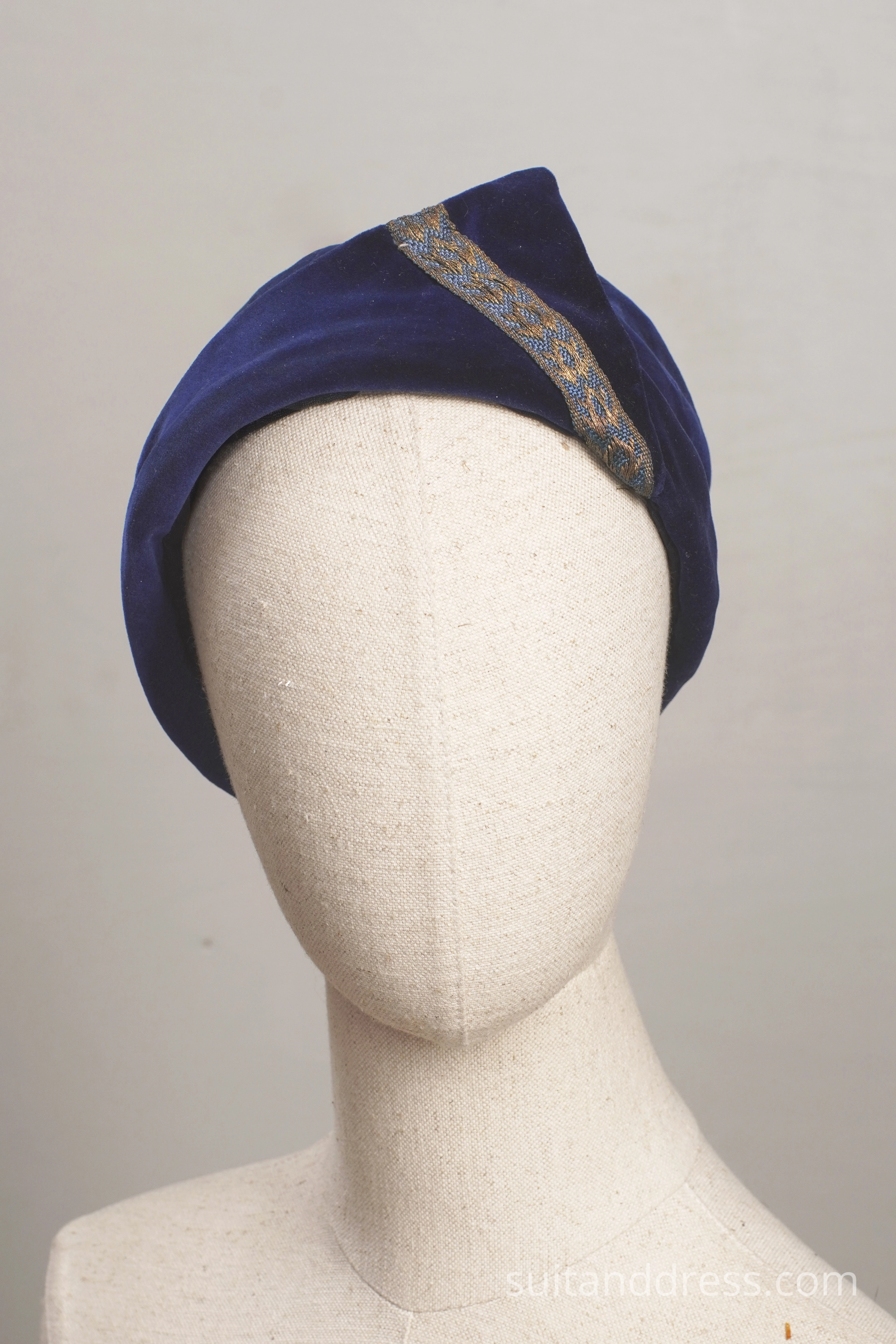 1930s female students blue velvet ha