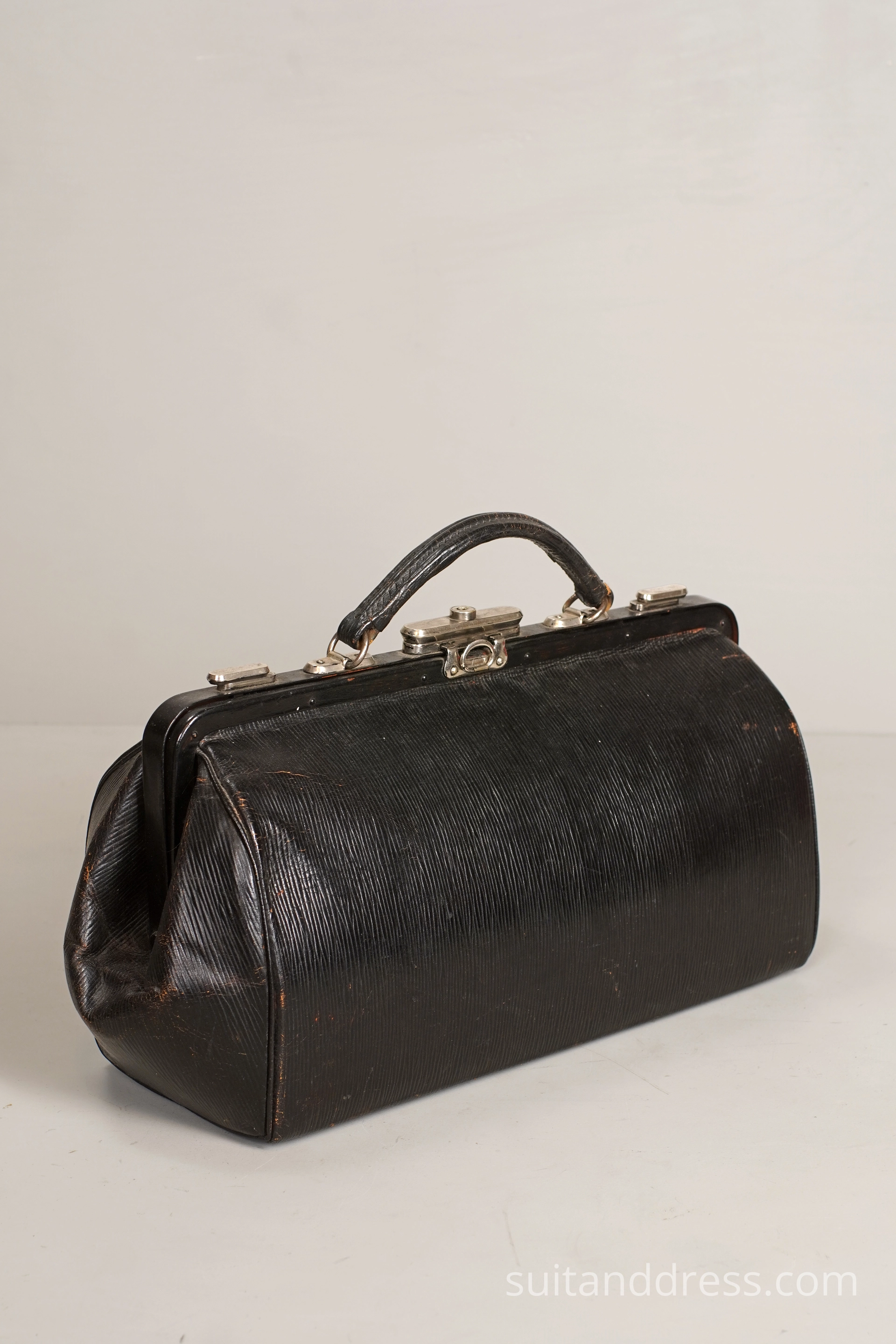 Mid century made Edwardian doctors bag travel bag womens overnight bag 1920s 1930s historical costume rent in Riga