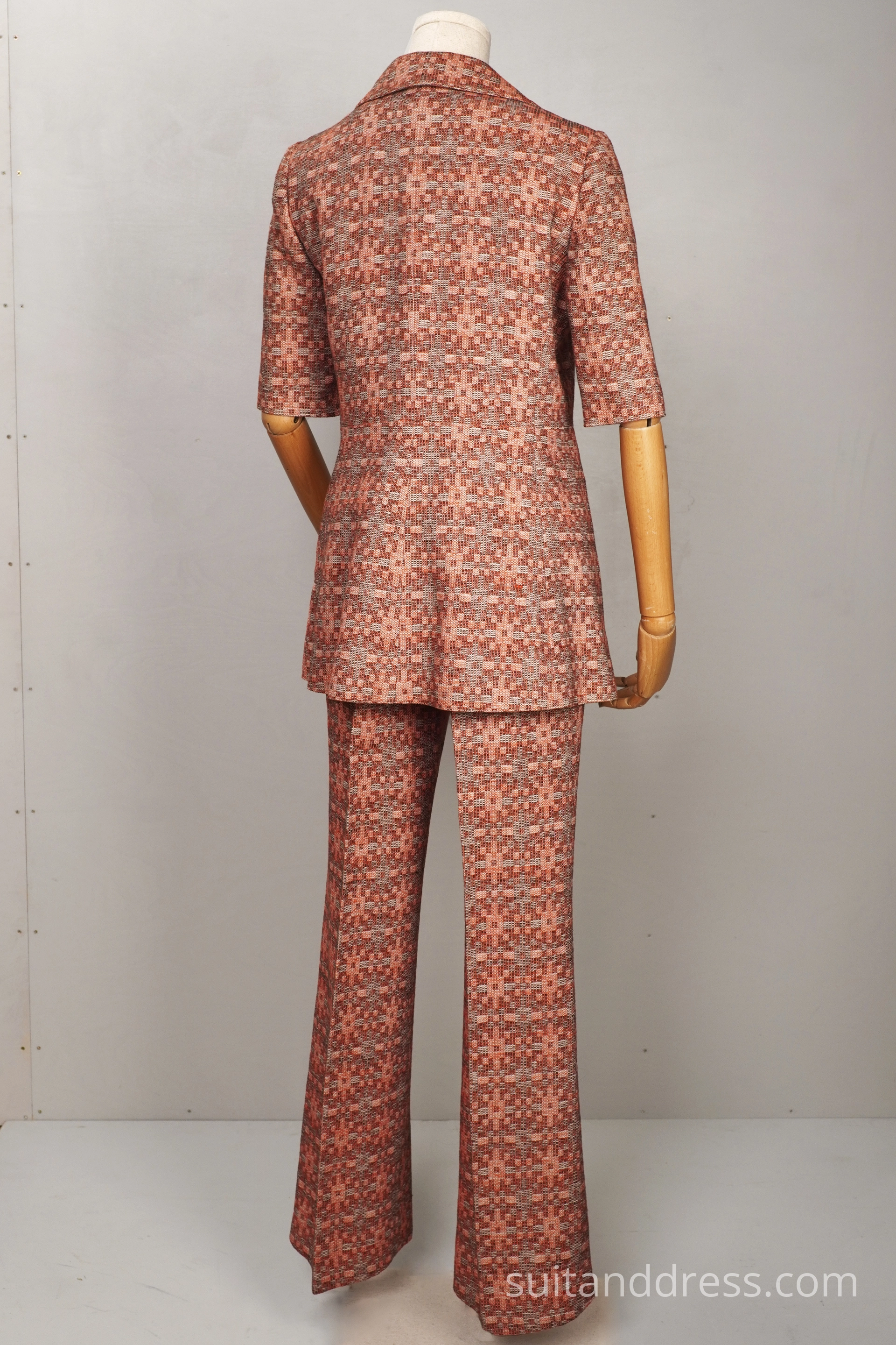 1960s 70s pants suit in dusty rose jacquard