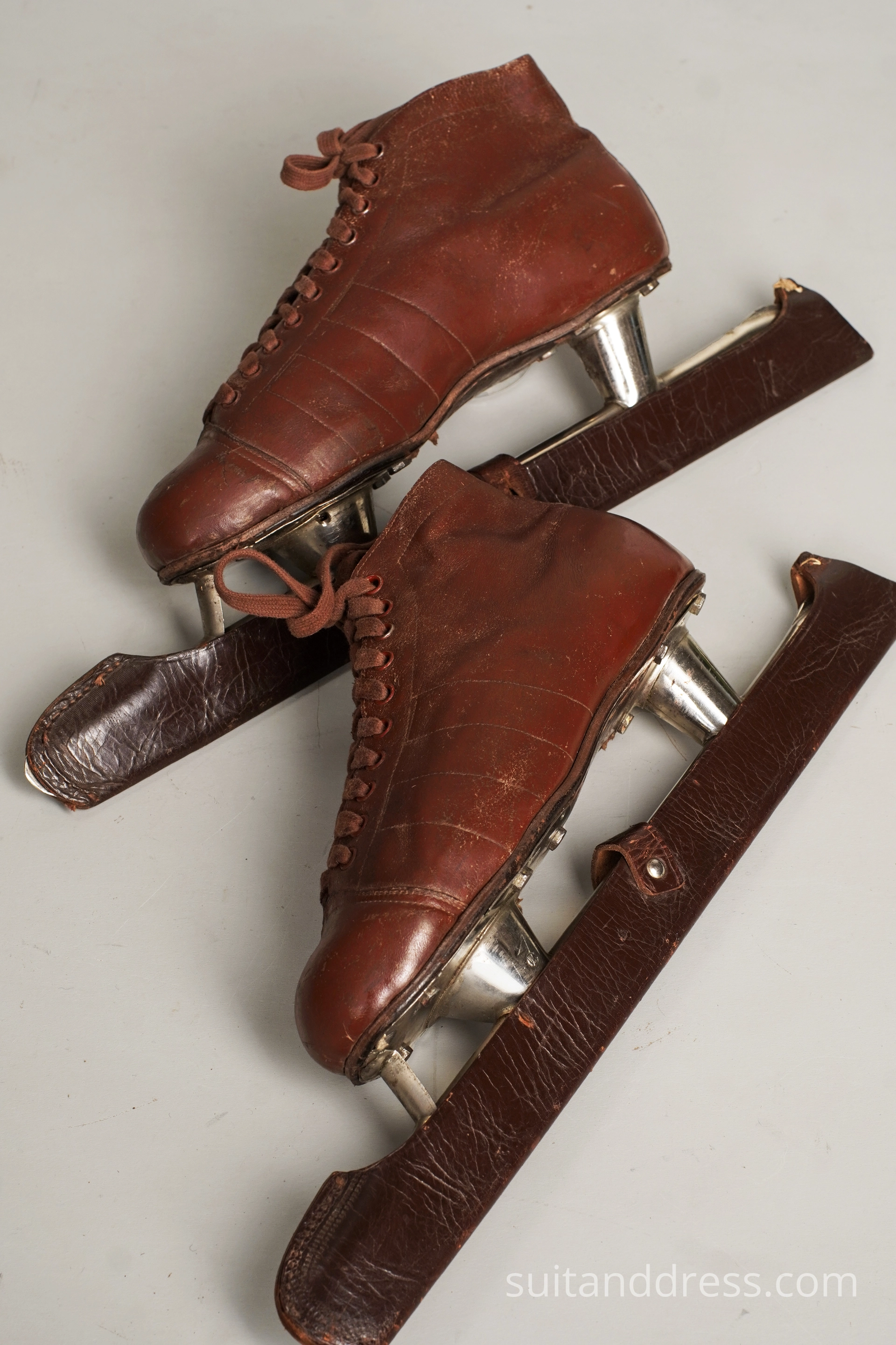 padomju slidas ātrslidošanas ekipējums 1950. 1940. gadi vintage ziemas sporta veidu apģērbs costīmu noma