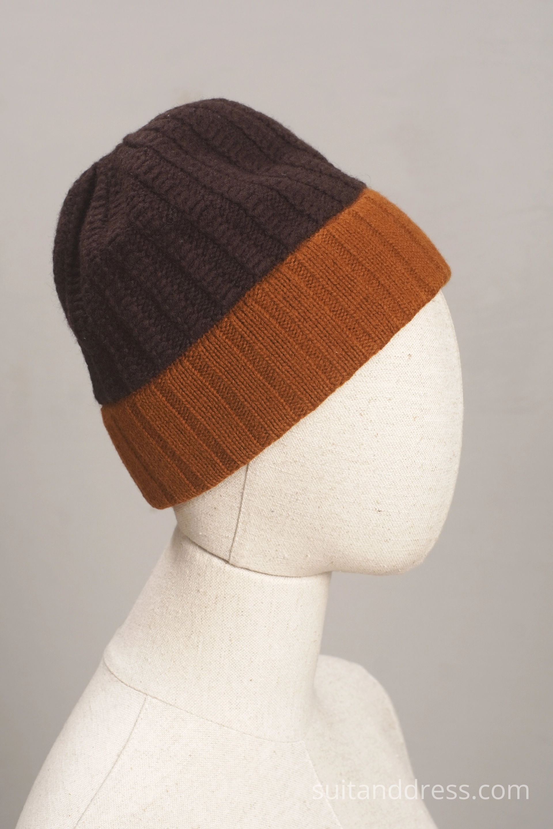 1970s hand knitted beanie costume rent in Riga