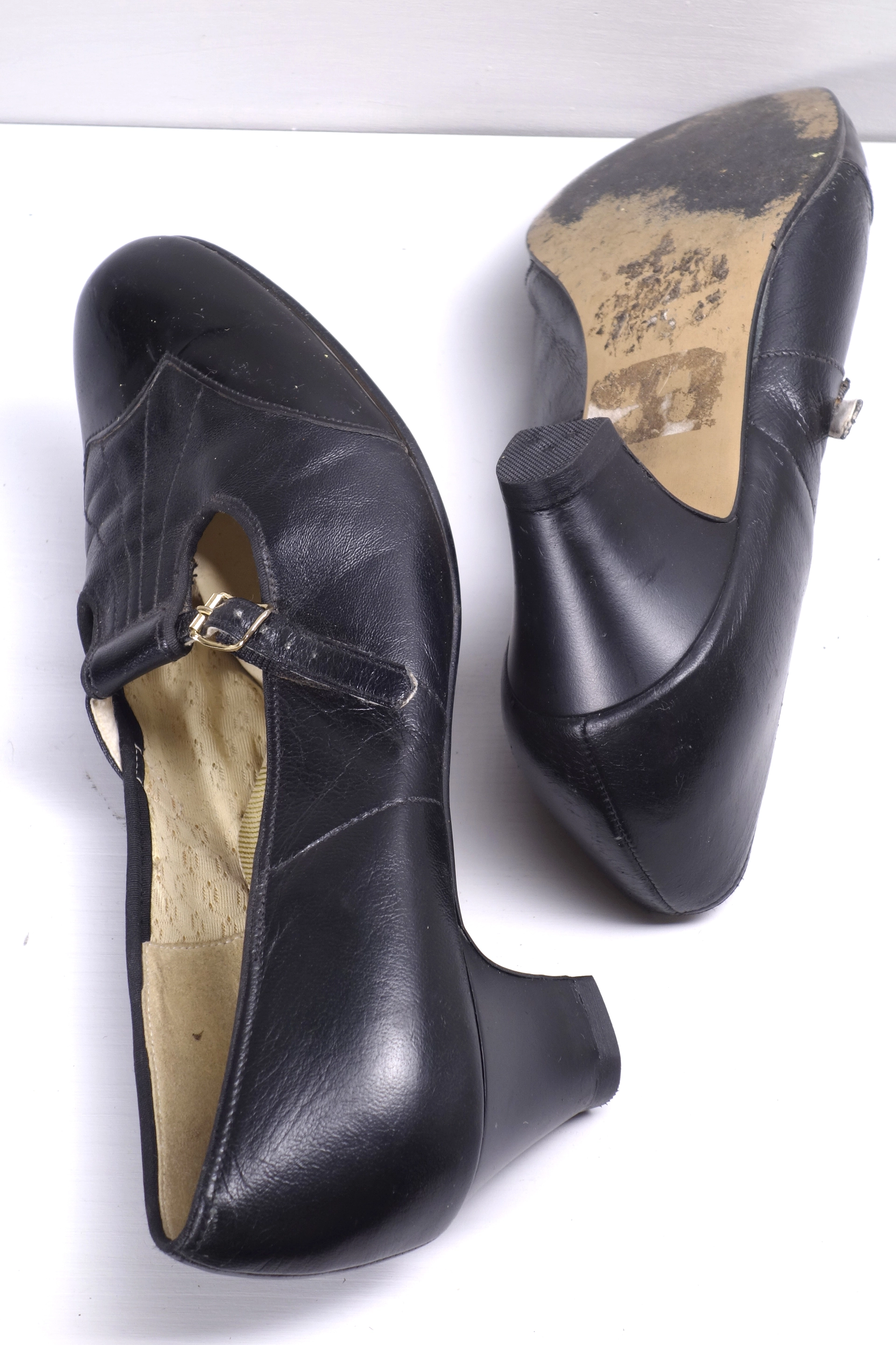 1930s women shoes for rent 