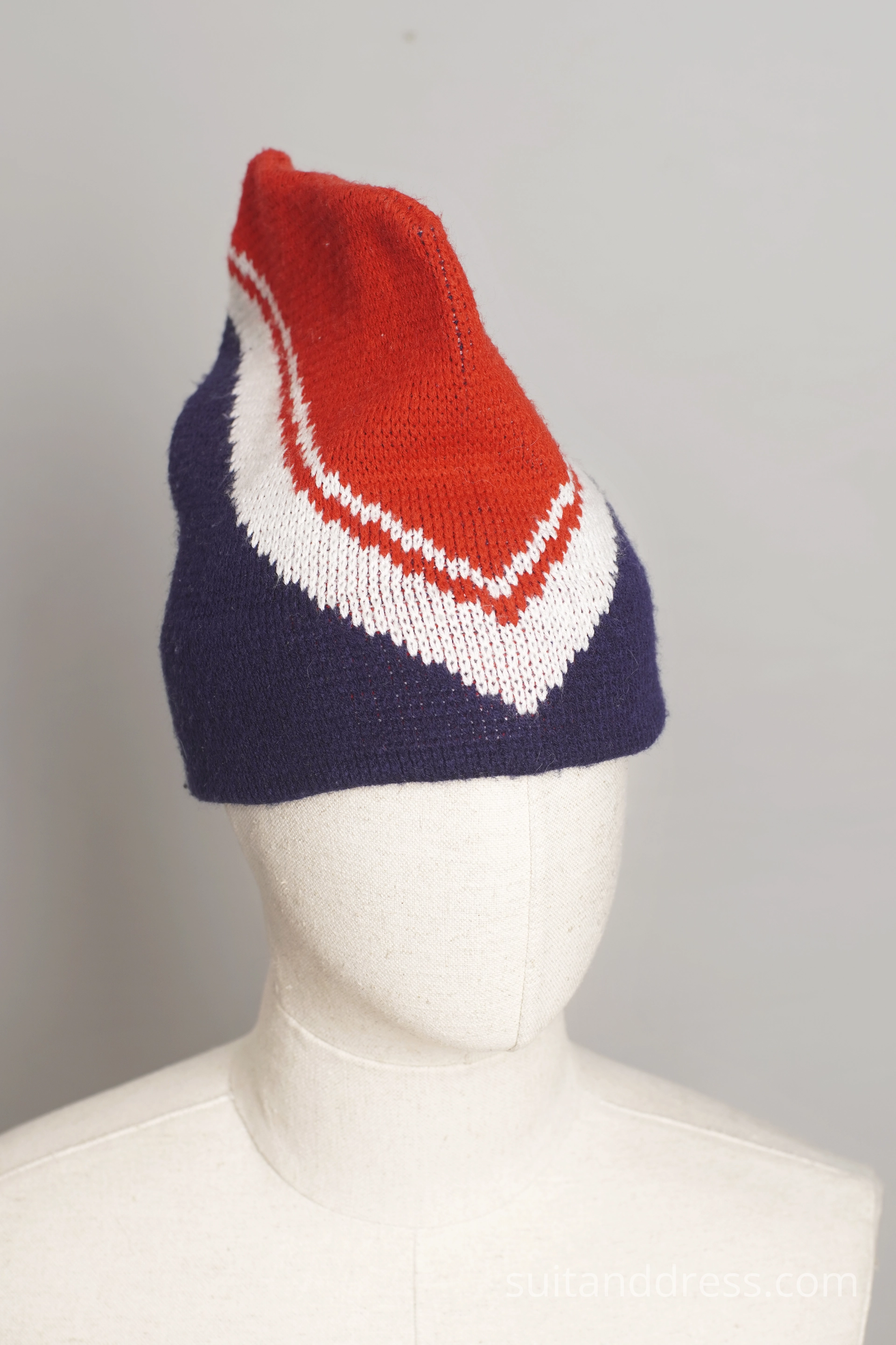 1980s ski sport style vintage beanie knitted hat for rent