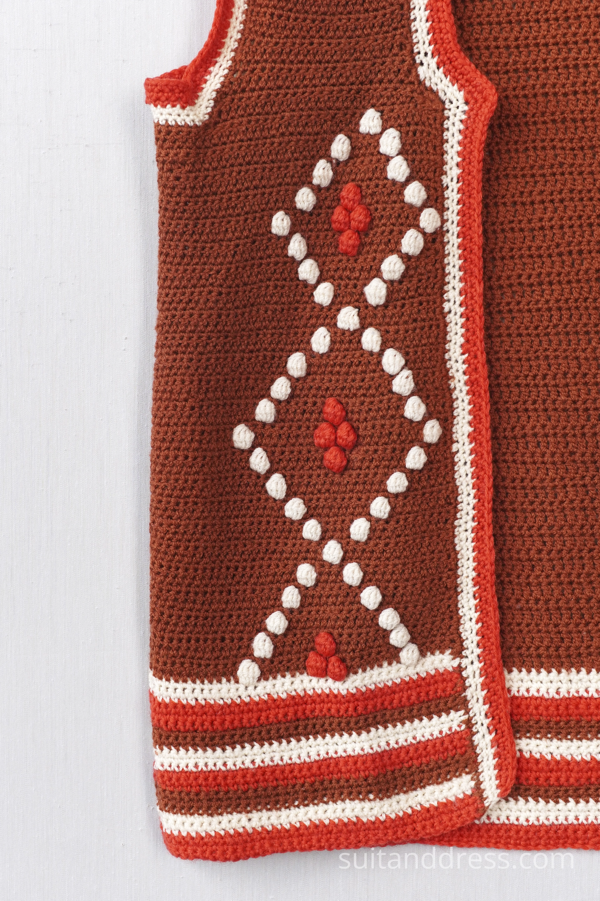 1970 gadu tamborēta veste hipiju stil etno mode 70tajos vintage tērpu noma rīgā