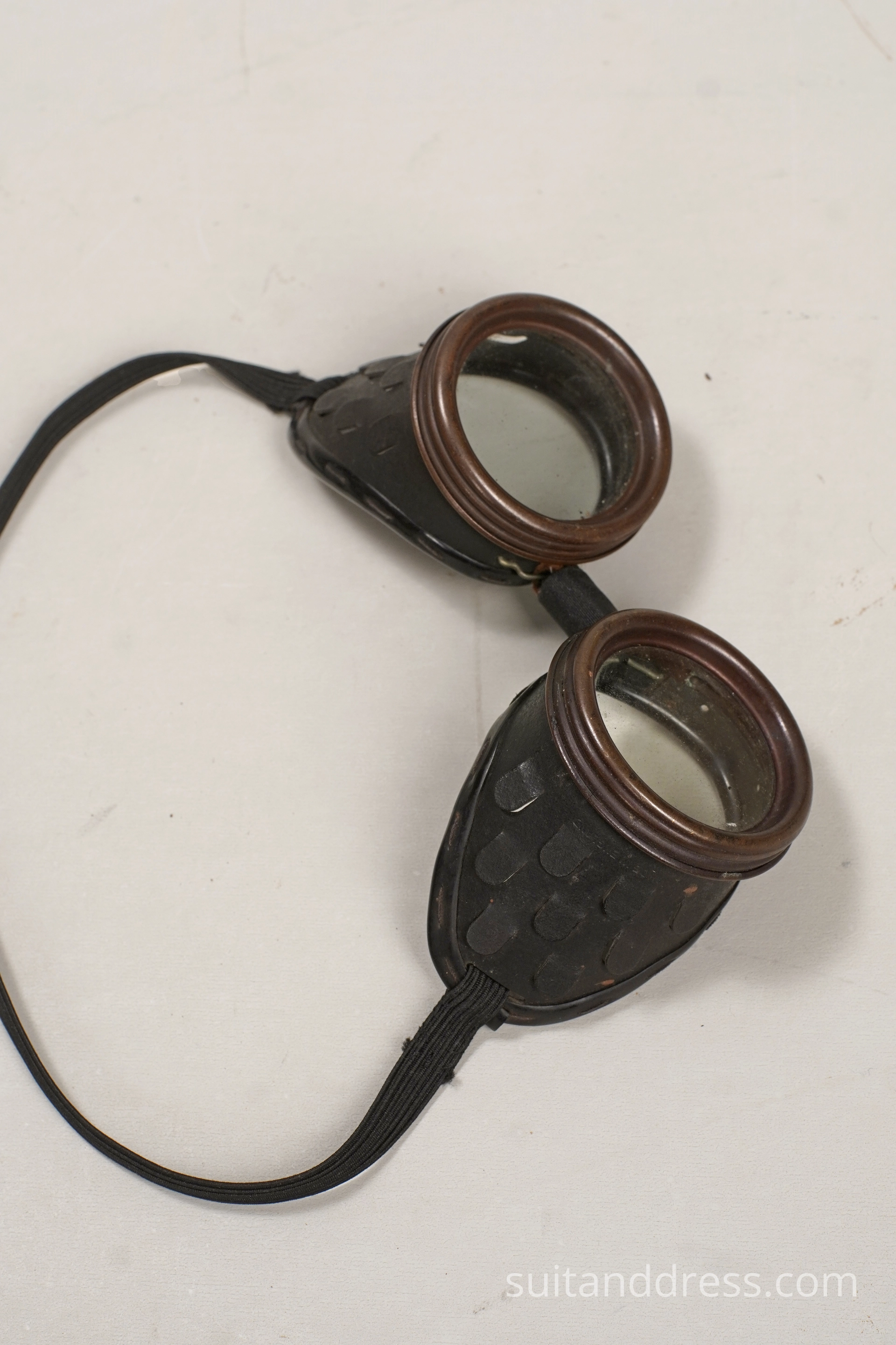 1940. gadu vinateg moto brilles tērpu noma retro stilā Rīgā