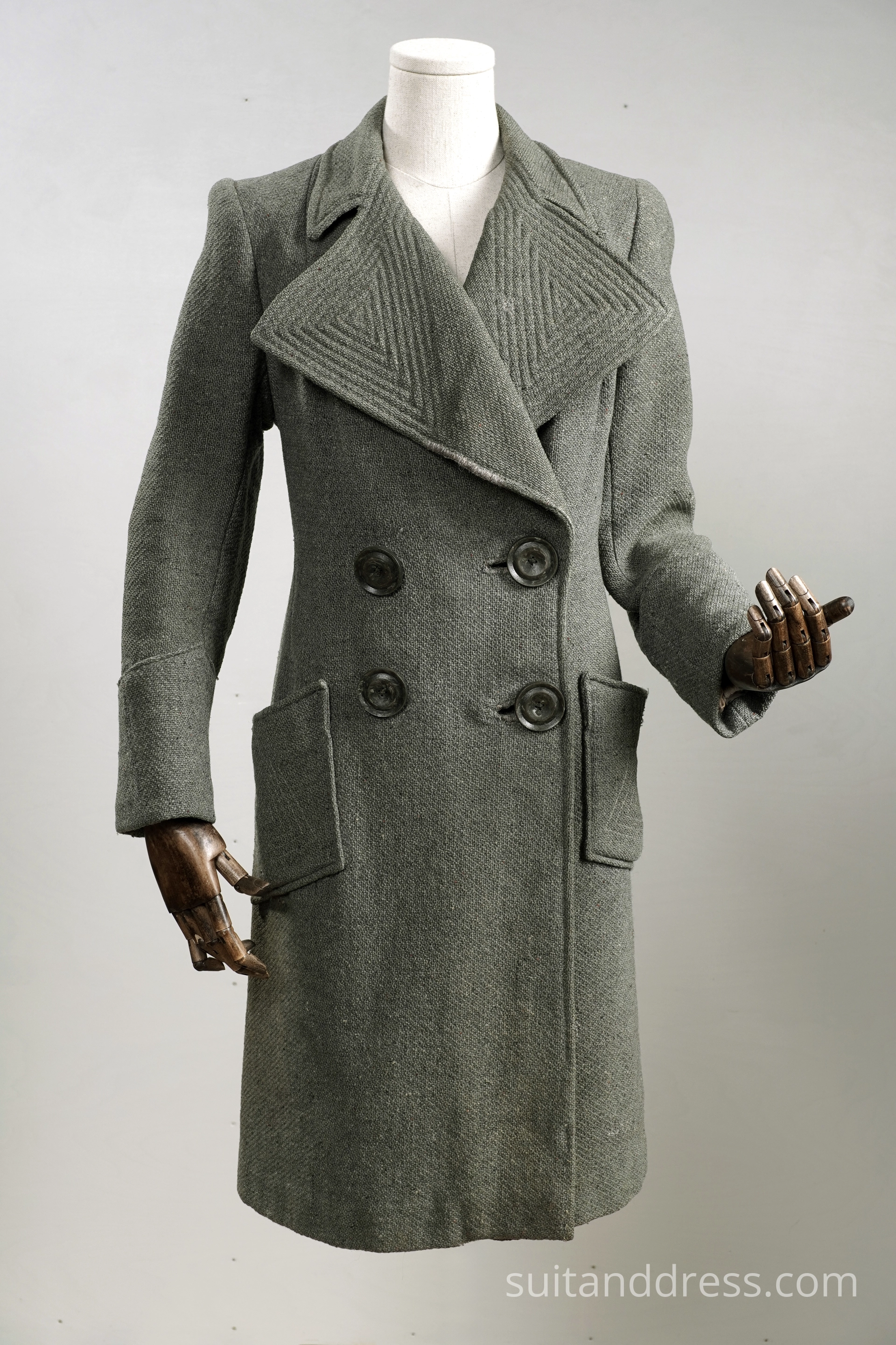 1930s coat dramatic lapels angular topstitching