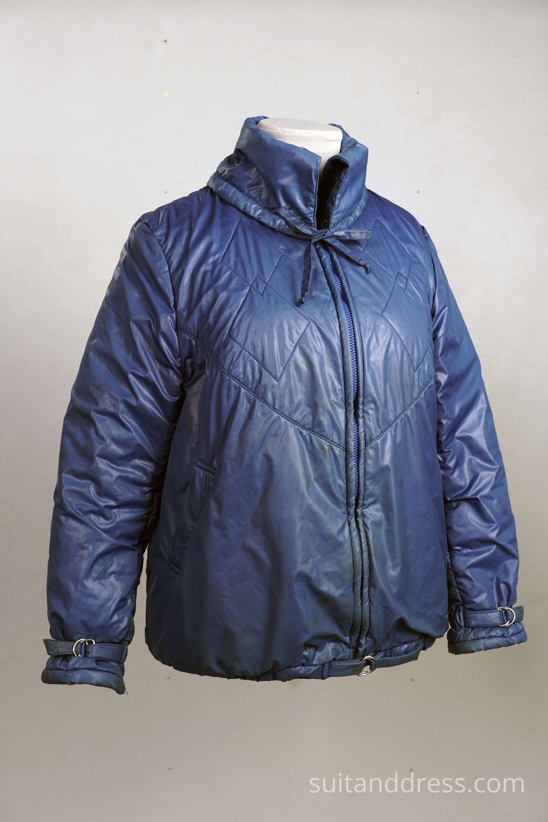 vintage 1980s puffed windbreaer jacket blue neilon