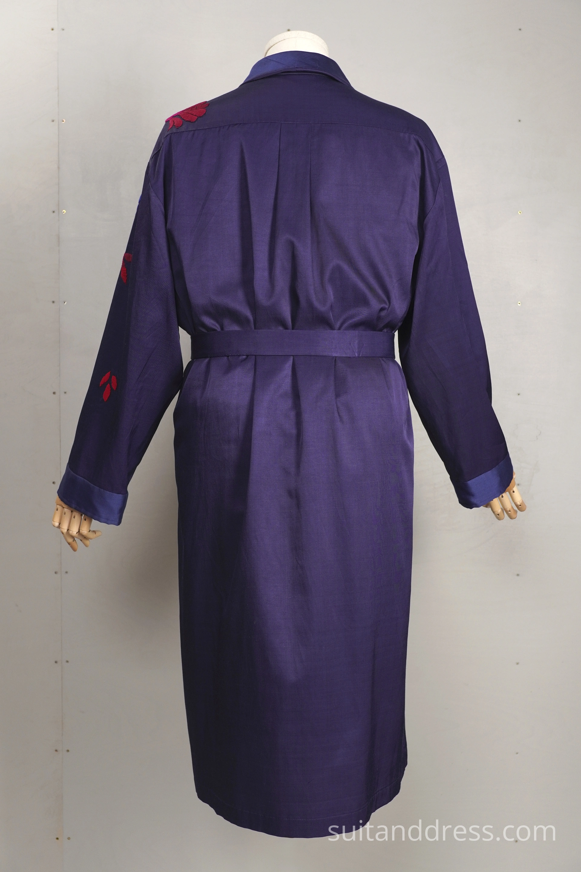 vintage stila vīriešu halāts tumši violets