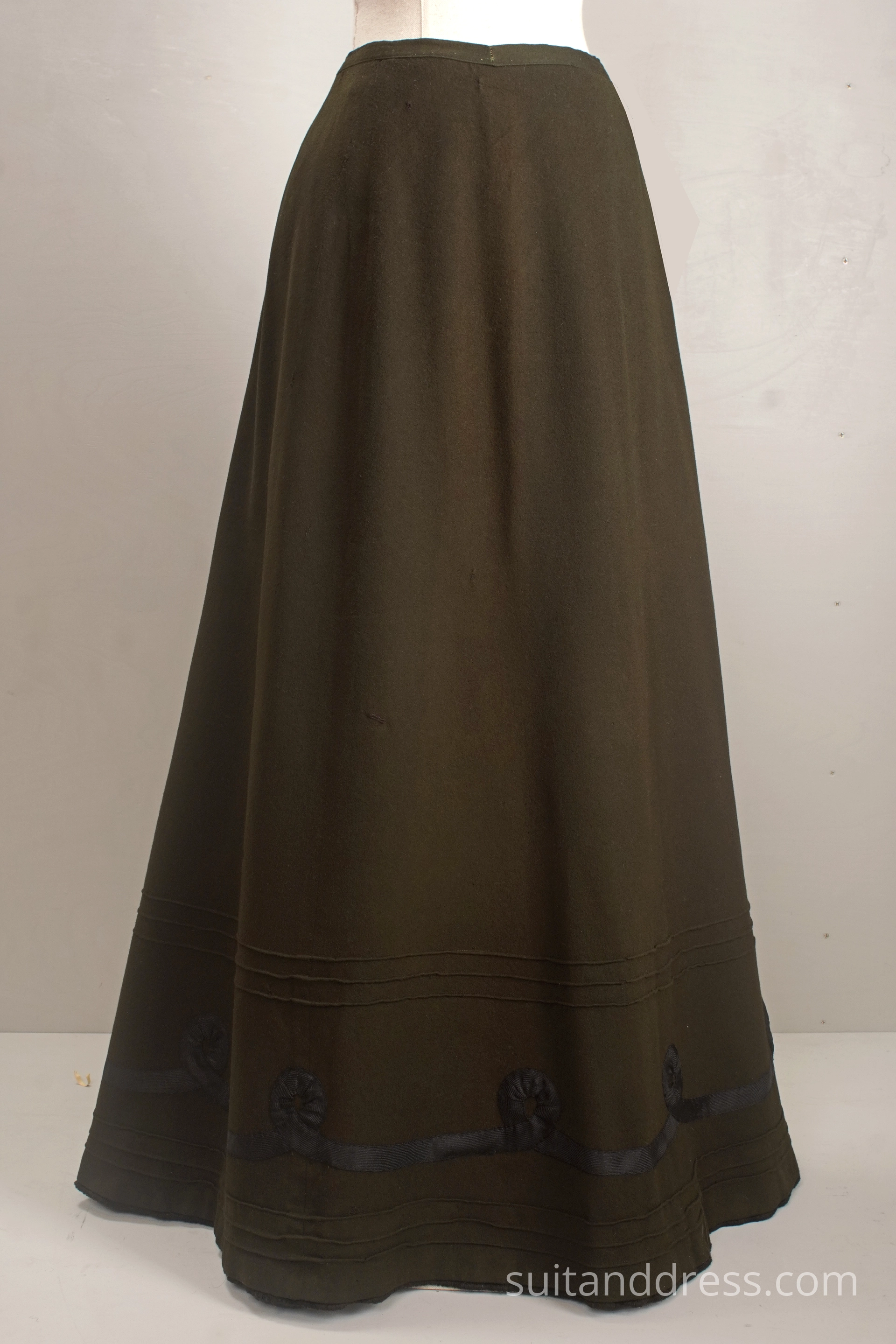 Edvardian skirt ribbon trim 1900s skirt mudy green brown costume rent
