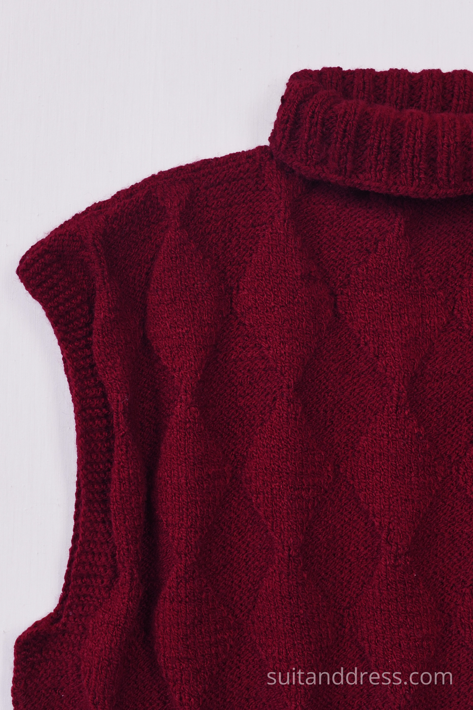 Unisex oversize hand knitted 3D pattern vest