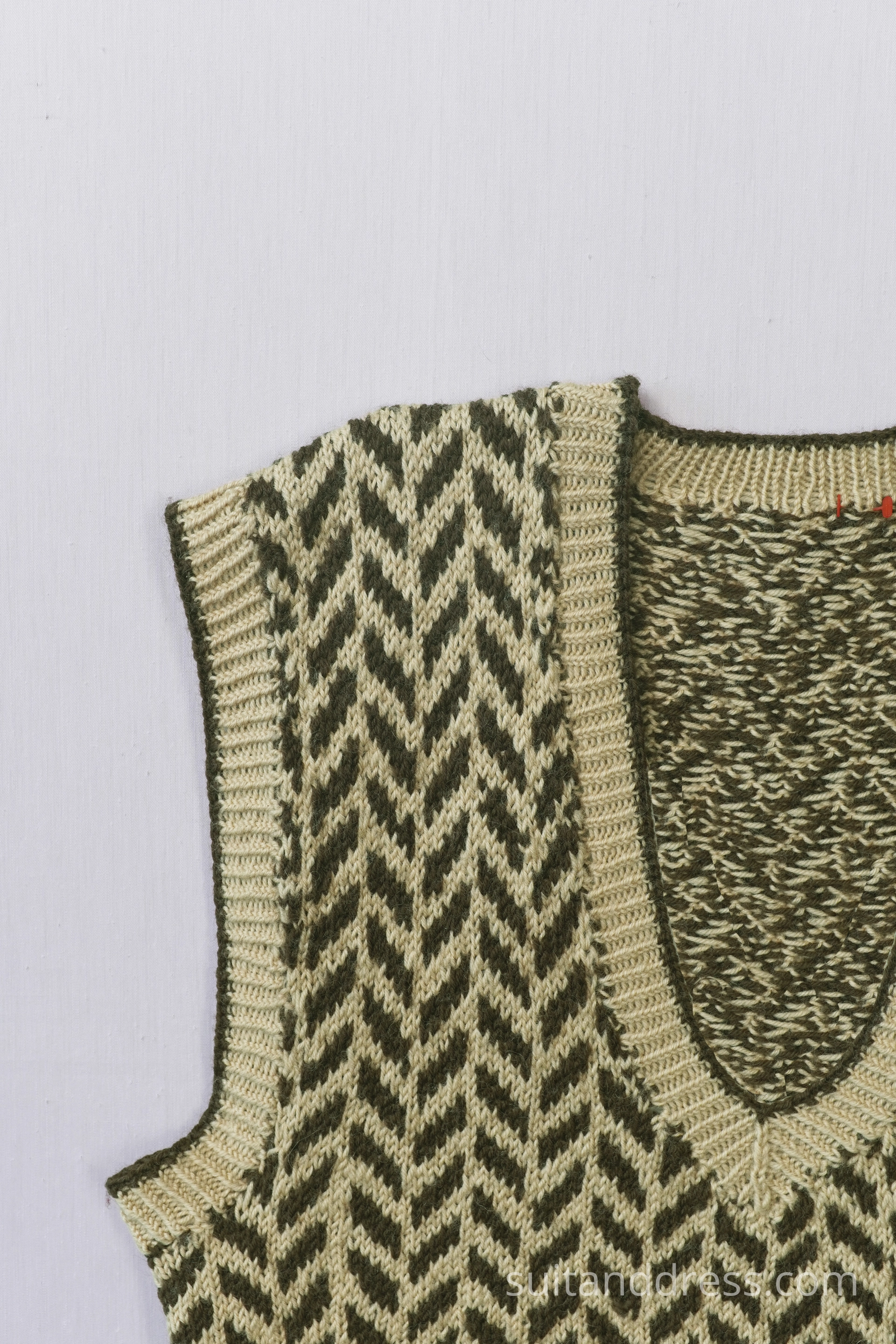 20. gs vidus mode vīriešu adīta veste ar rakstu mode 1950 1940 vintage stila mode noma Rīgā