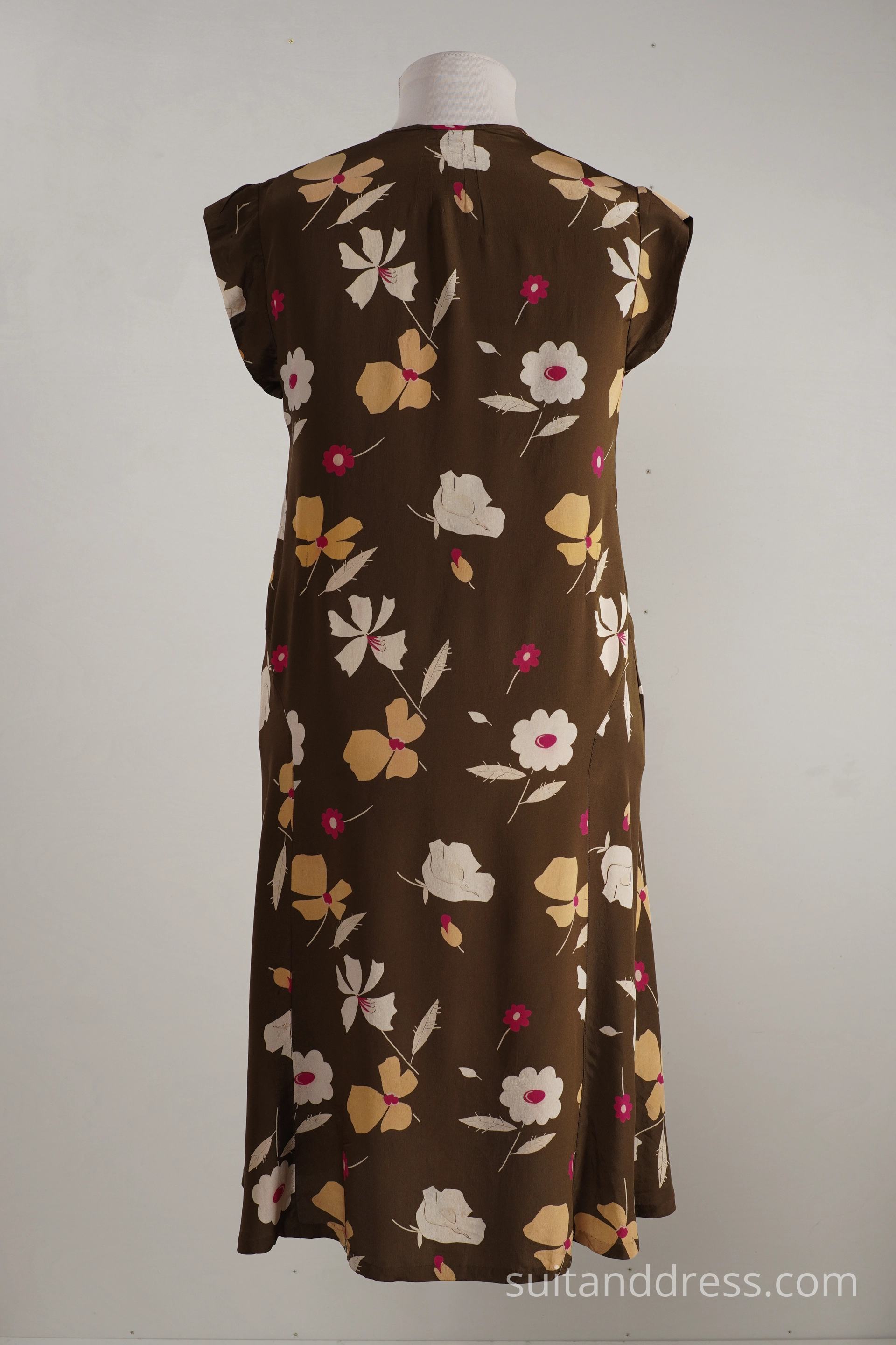 1930s vintage dress in floral print brown silk