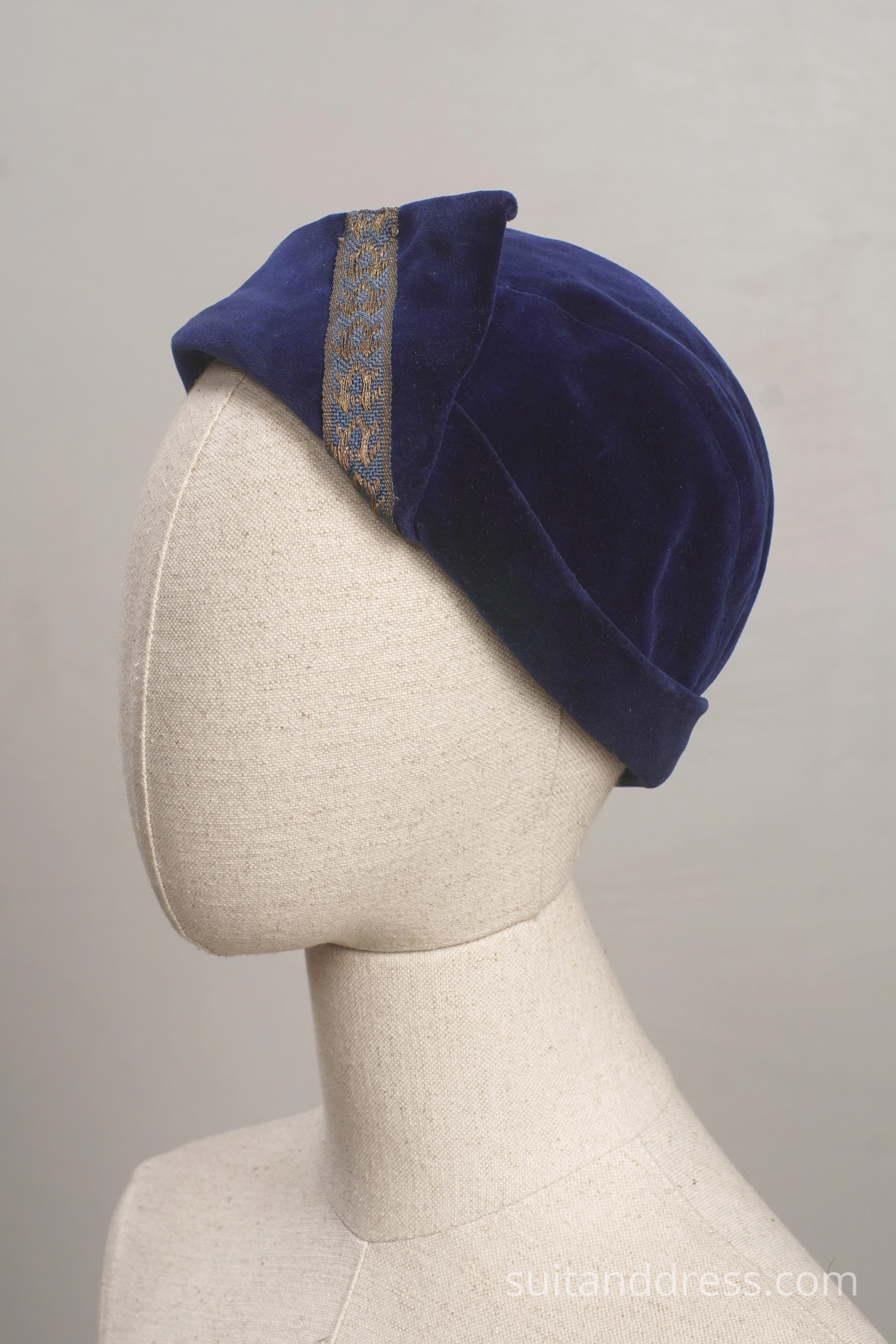 1930s female students blue velvet ha