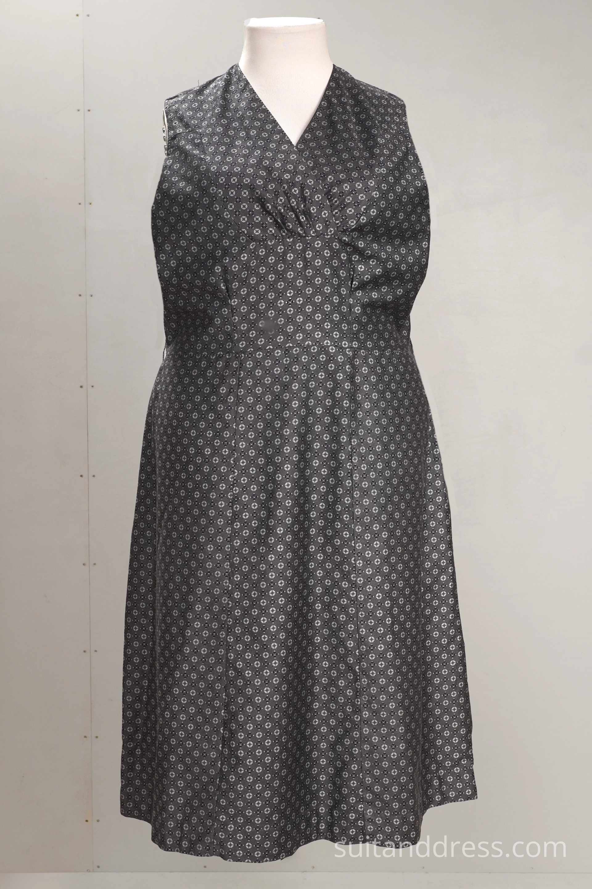 1950. gadu darba uzsvārcis strādnieces sarafāns vintage kleita tērpu noma
