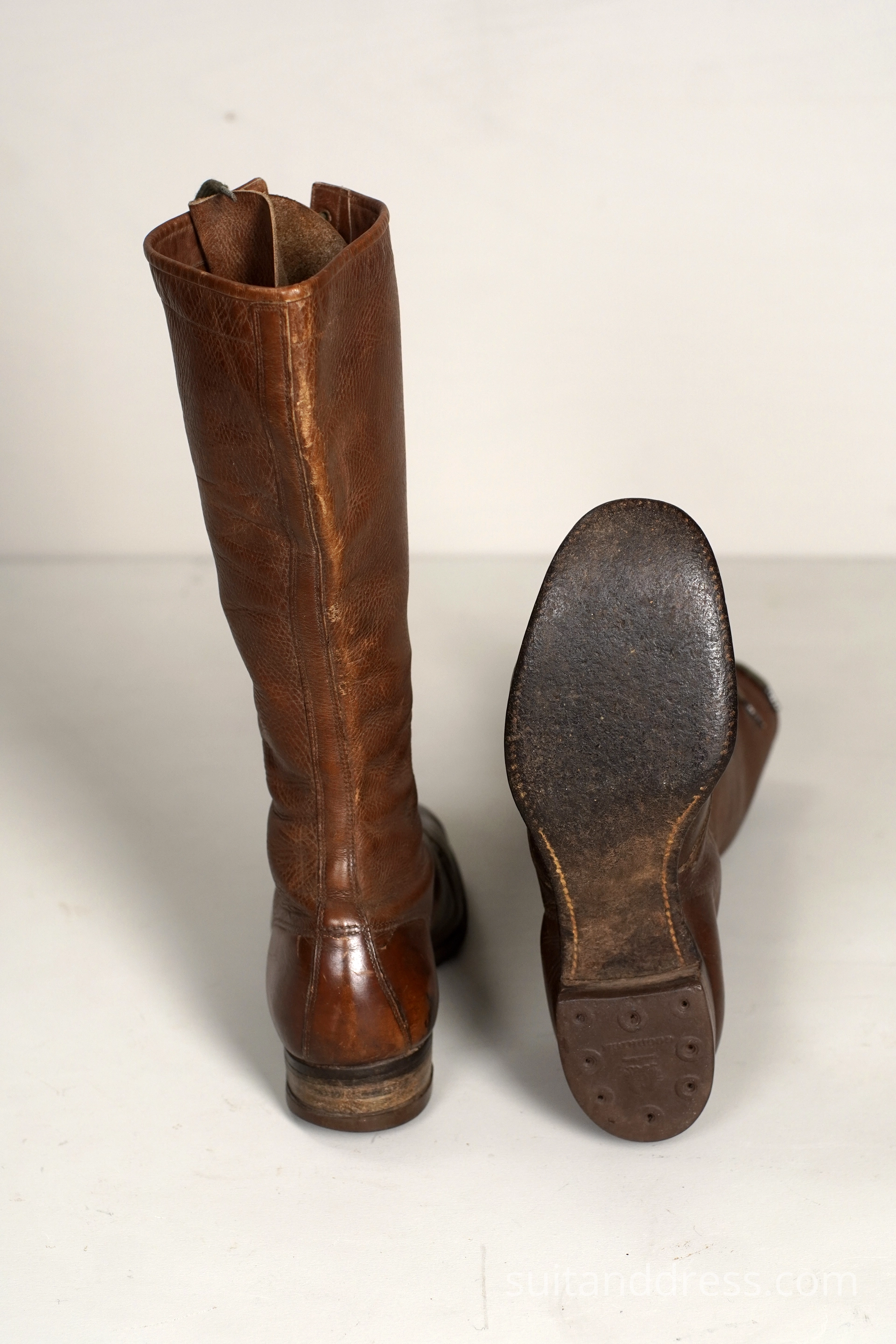 20. gs. sākuma garie šņor zābaki jātniece 1920. gadu apavi vintage tērpu noma
