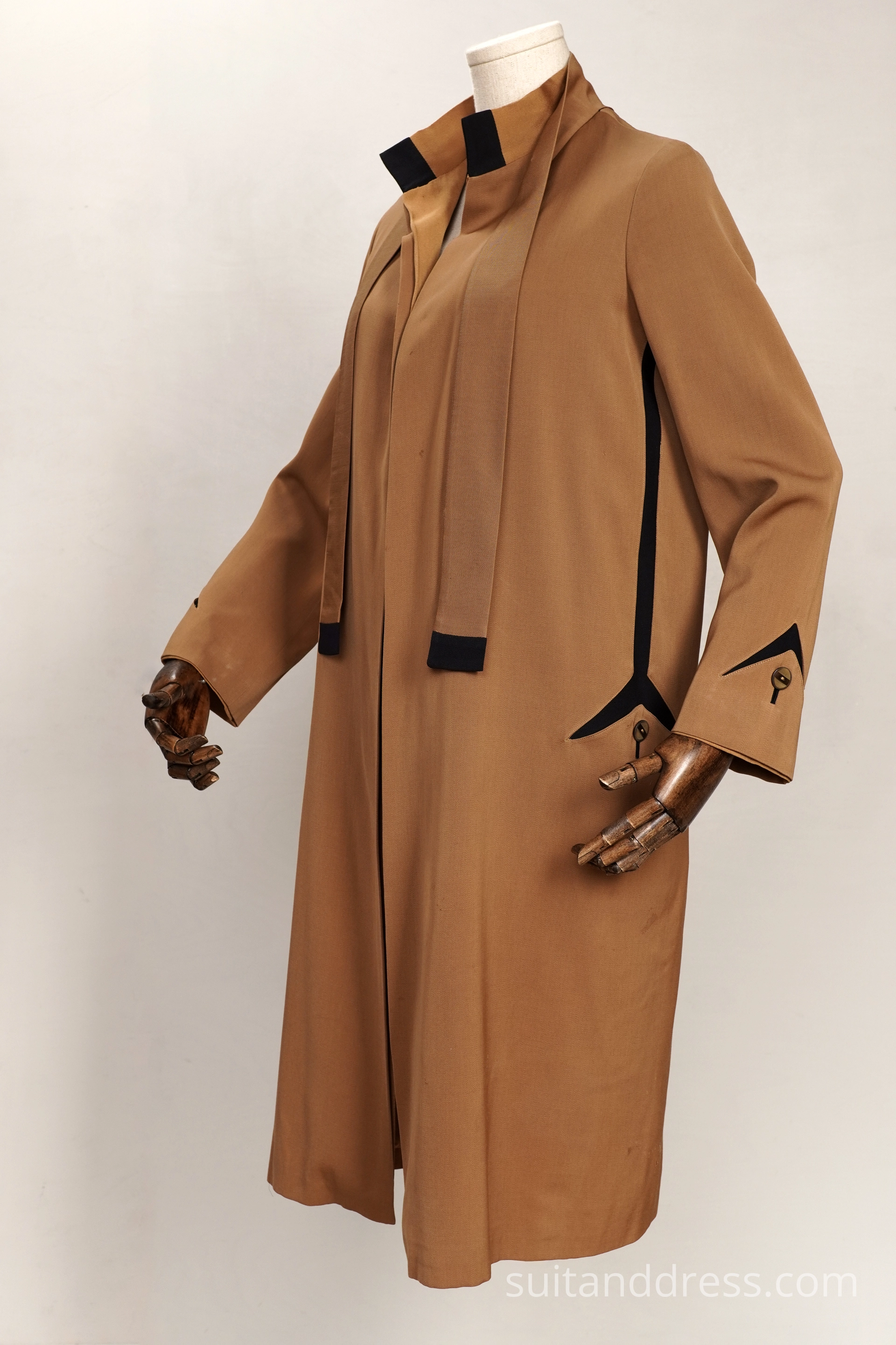 1920s Art Deco coat with contrast details