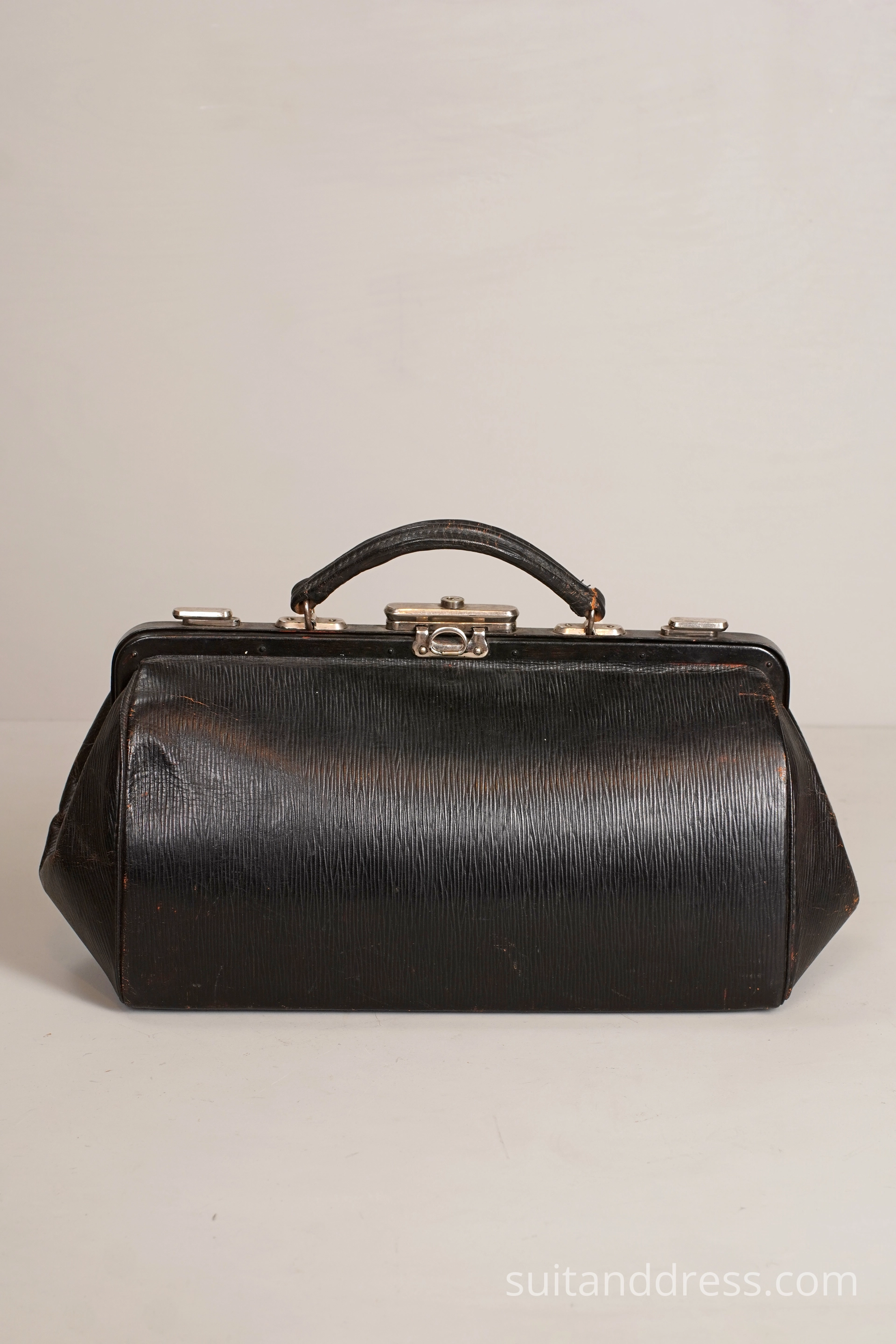 Mid century made Edwardian doctors bag travel bag womens overnight bag 1920s 1930s historical costume rent in Riga