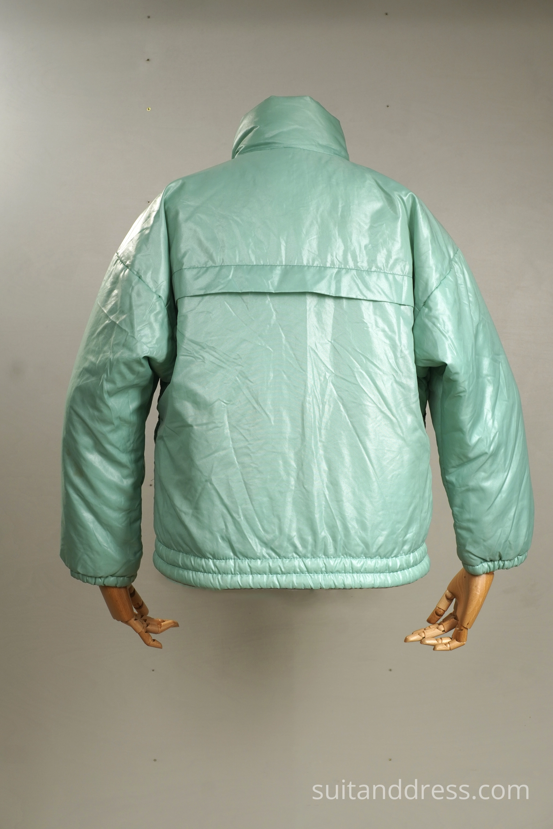 1980s woman puffer jacket for rent 