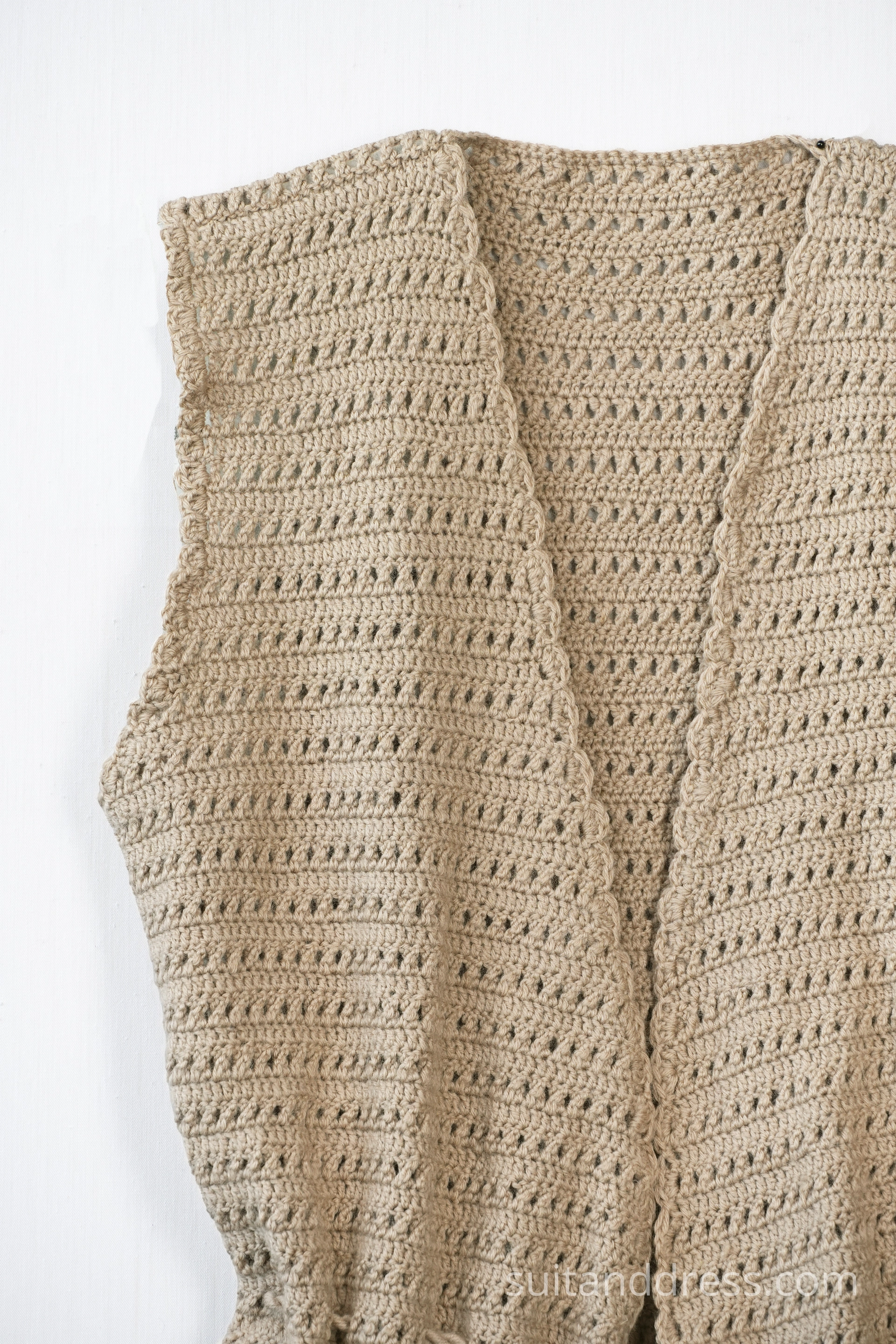 70to gadu mode sievietēm tamborēta veste vintage stils tērpu apģērbu noma Rīgā