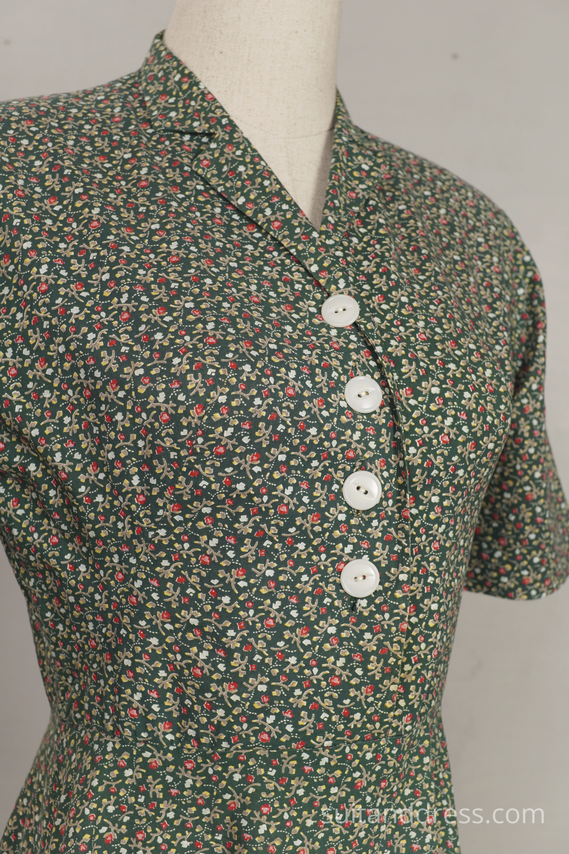 1940s shirtwaist ditsy floral cotton dress