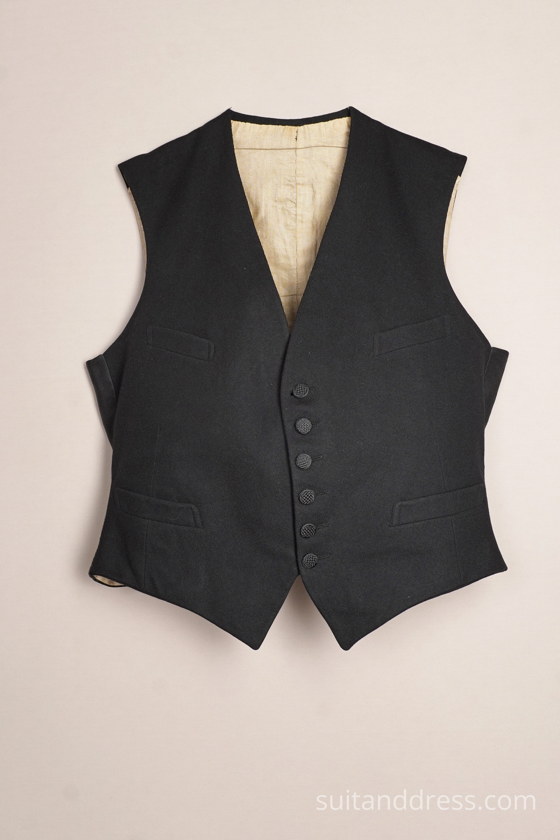 Melna vintage veste vīriešu mode 1900. gadi stils 20. gs. sākumā tērpu noma Rīga Latvija