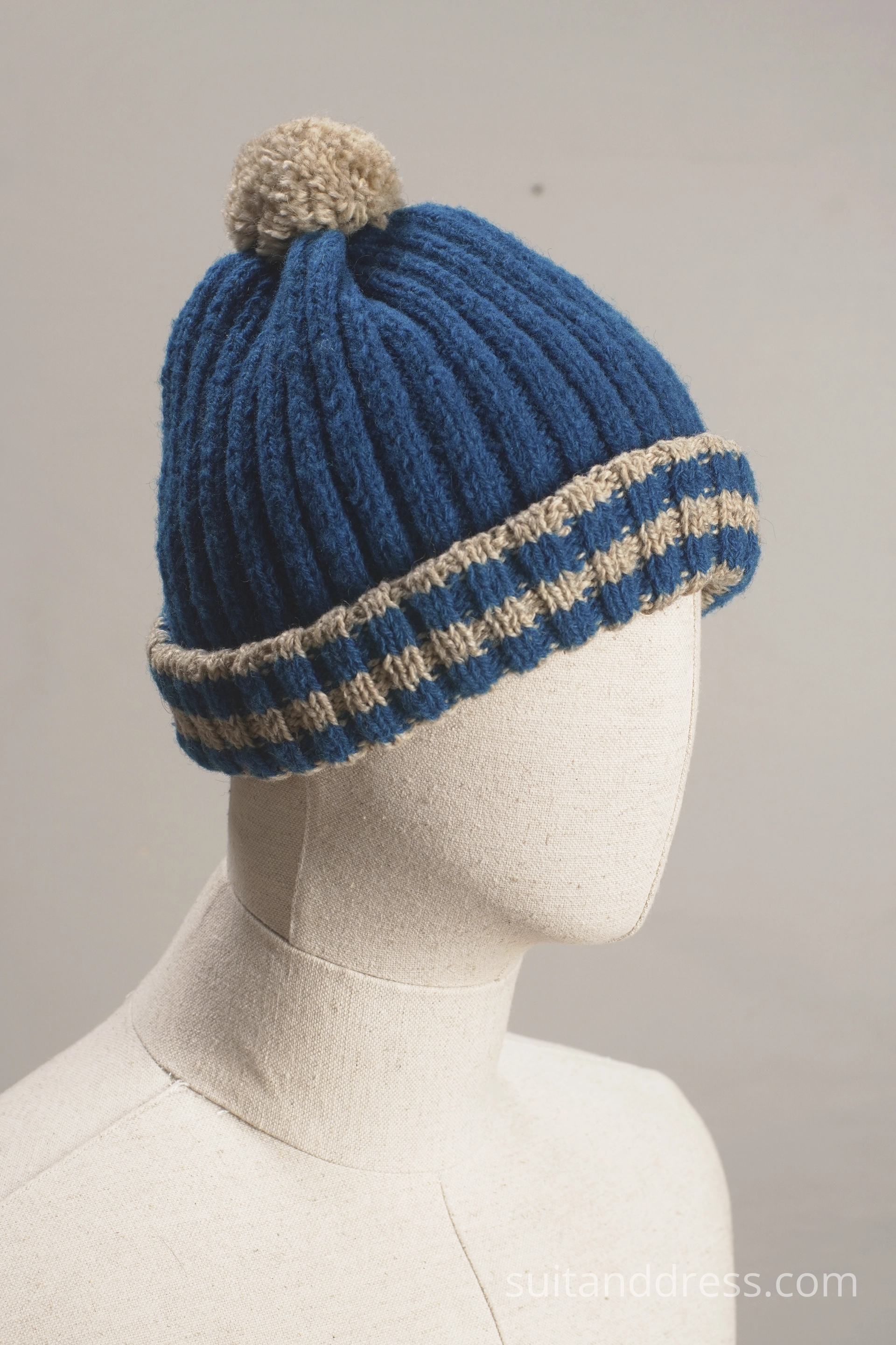 1970s vintage ski hat knitted pom-pom beanie woll yarn