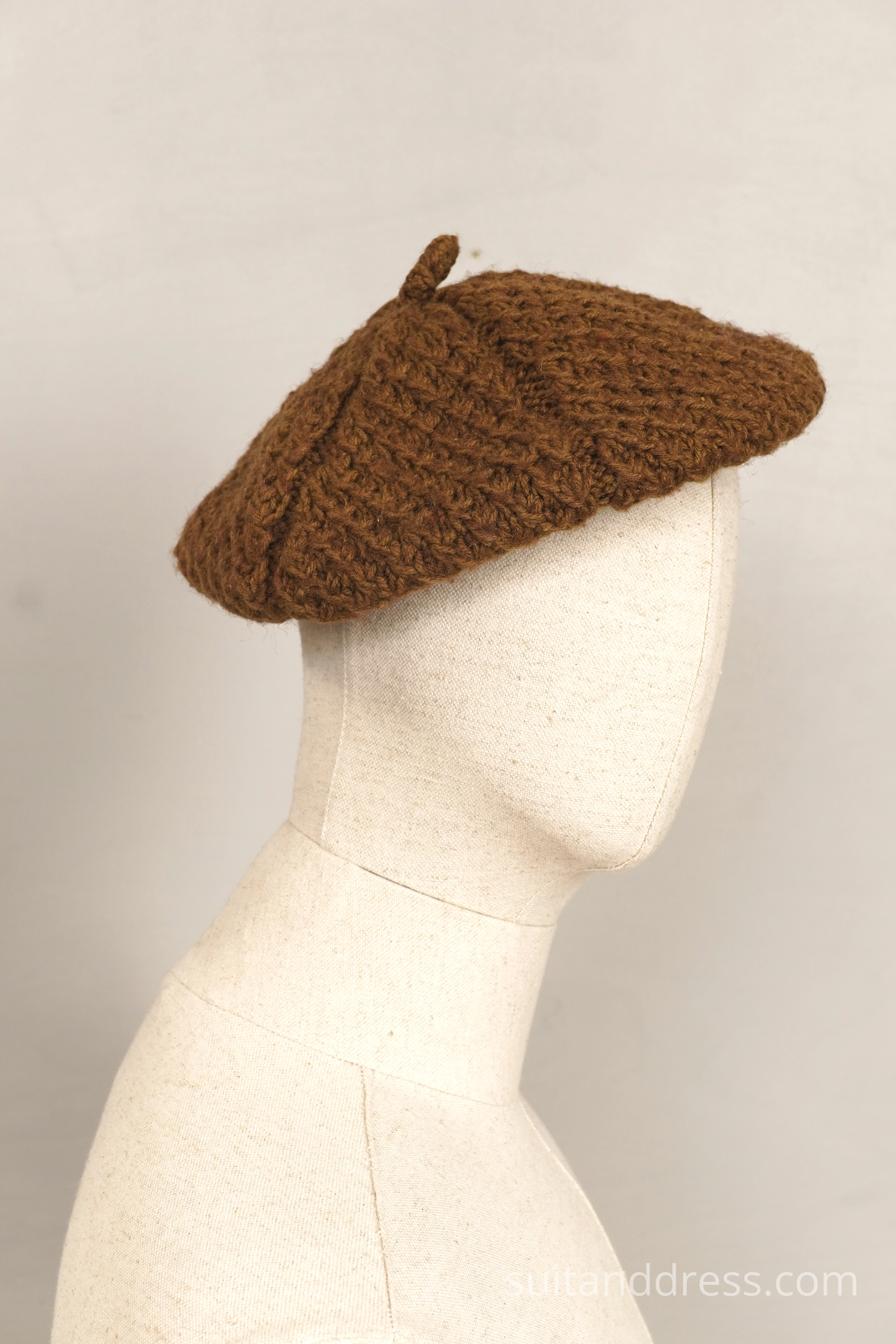 1970s knitted berette for rent